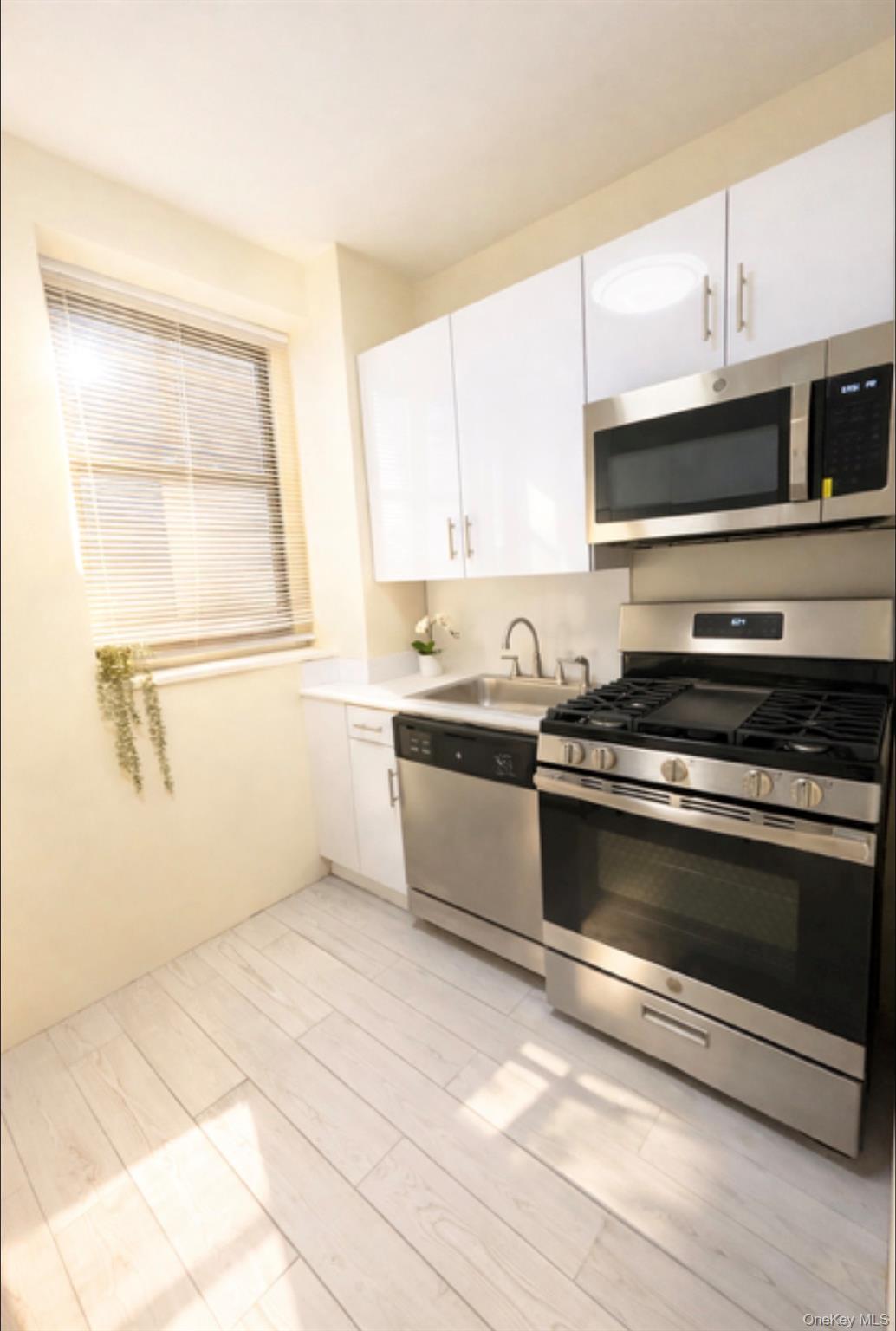 Coop 78th  Queens, NY 11372, MLS-964945-4