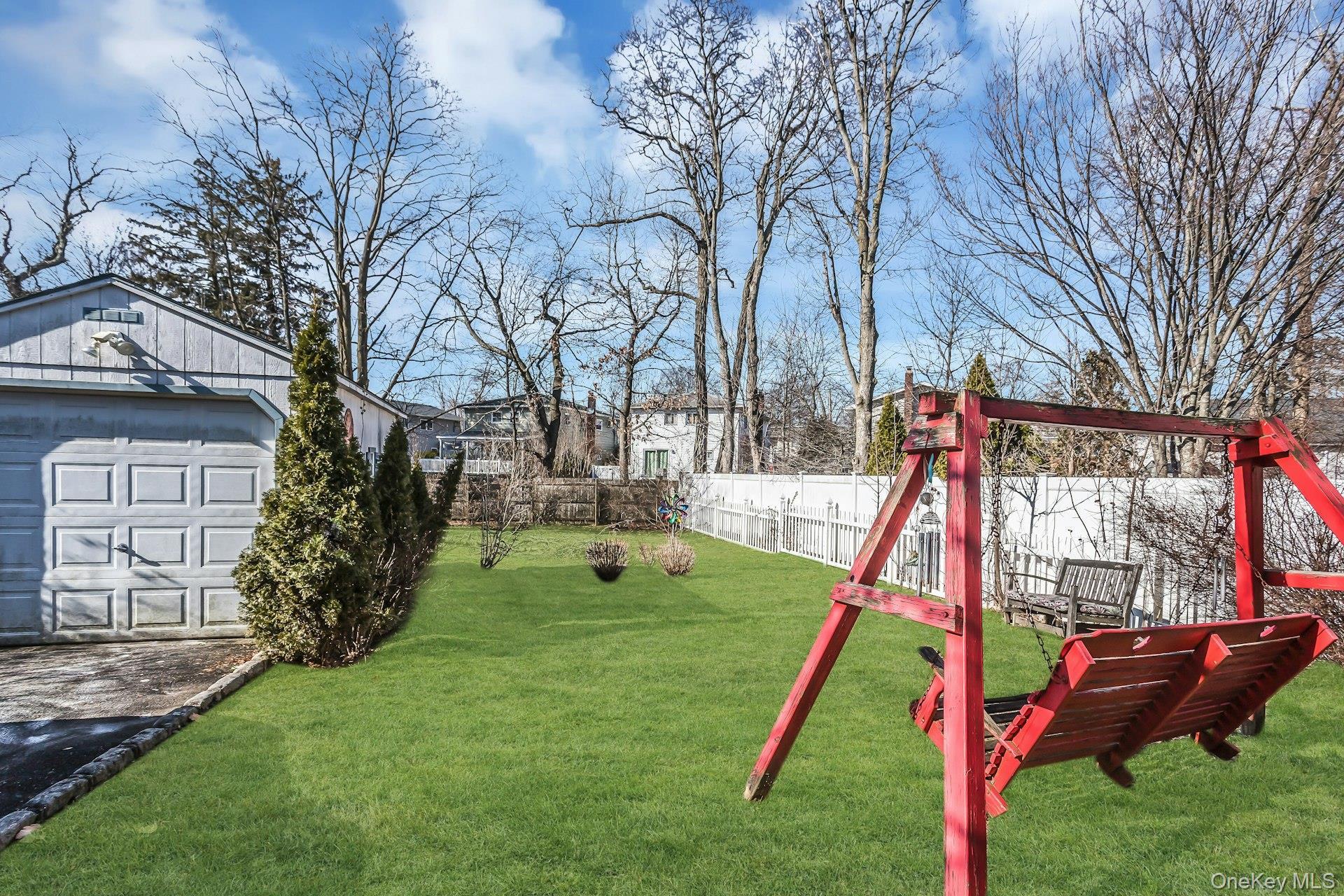 Single Family Babylon  Nassau County, NY 11520, MLS-965002-17