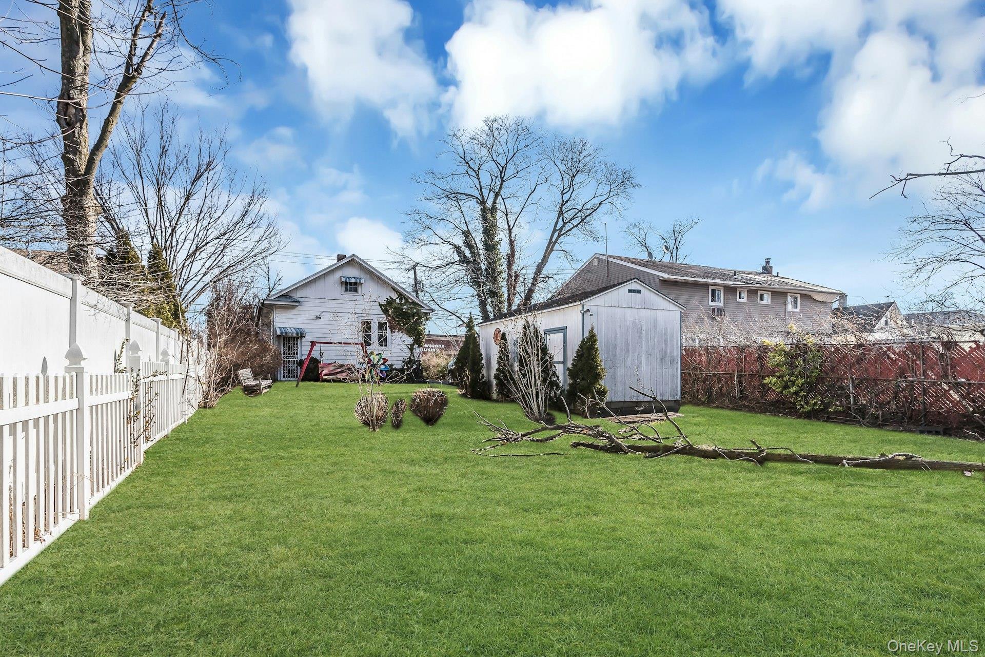 Single Family Babylon  Nassau County, NY 11520, MLS-965002-18