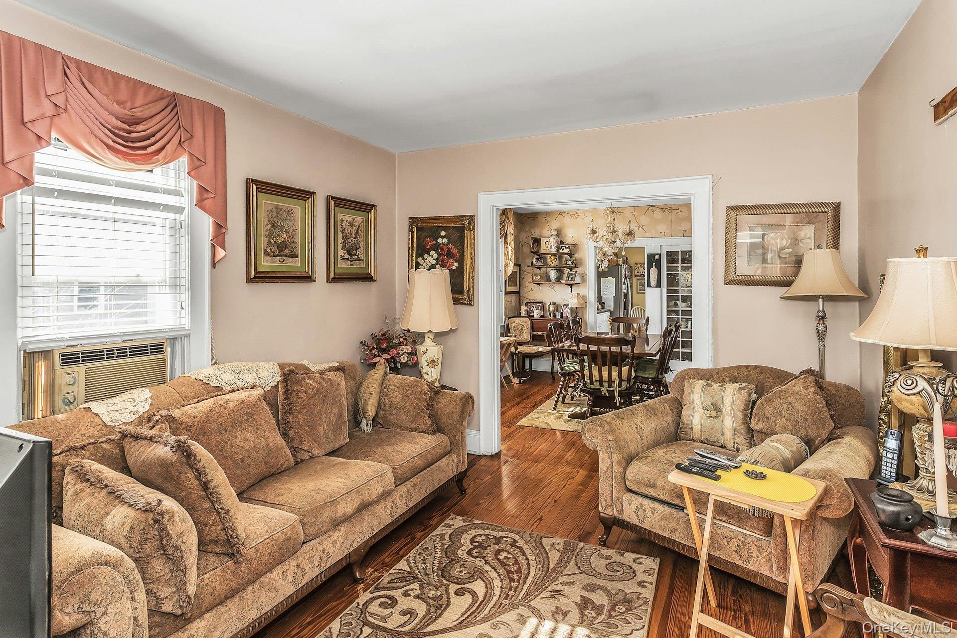 Single Family Babylon  Nassau County, NY 11520, MLS-965002-5