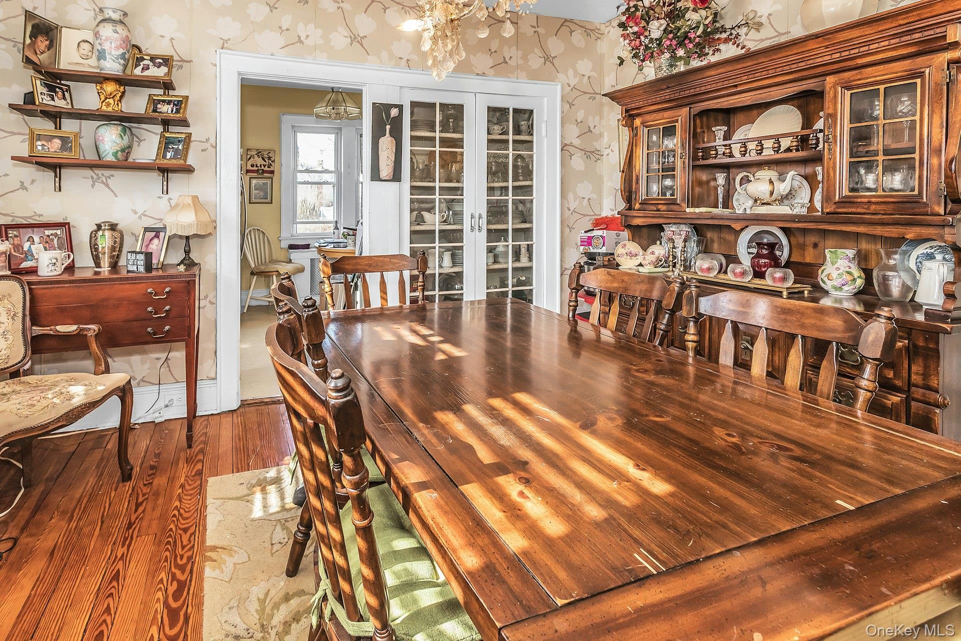 Single Family Babylon  Nassau County, NY 11520, MLS-965002-7