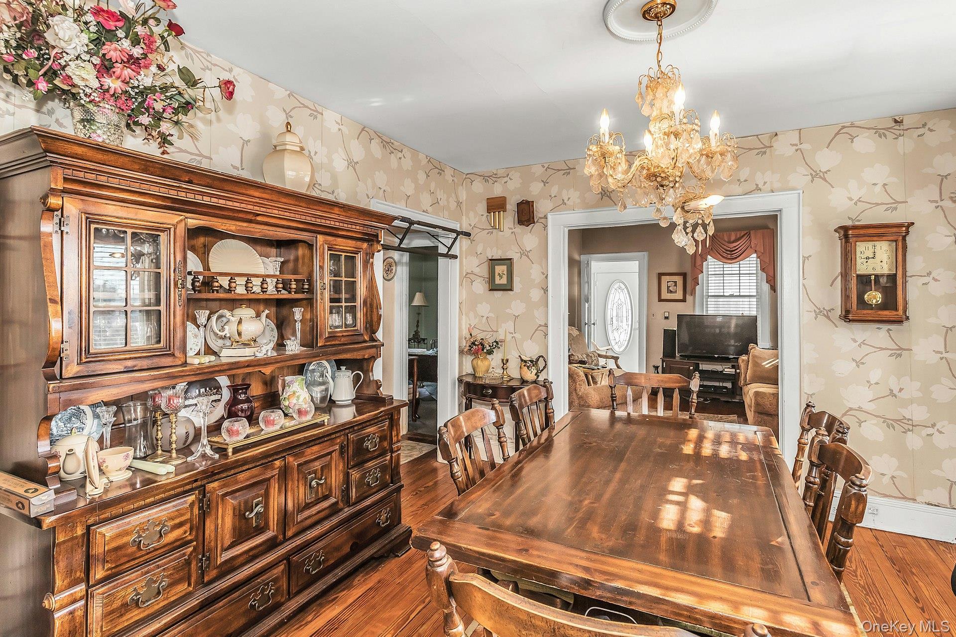 Single Family Babylon  Nassau County, NY 11520, MLS-965002-8