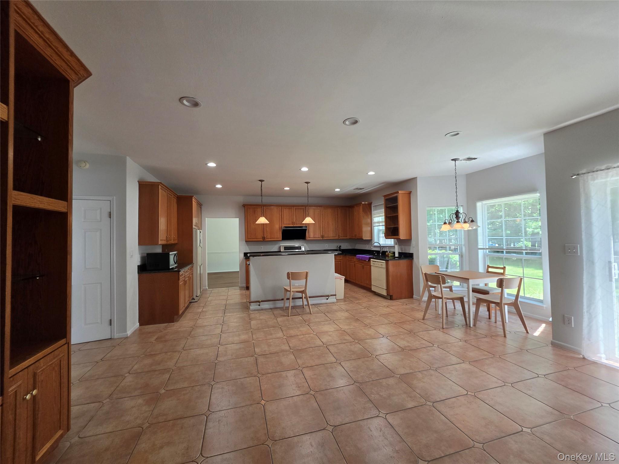 Single Family Arbor Field Way Suffolk County, NY 11755, MLS-965034-5
