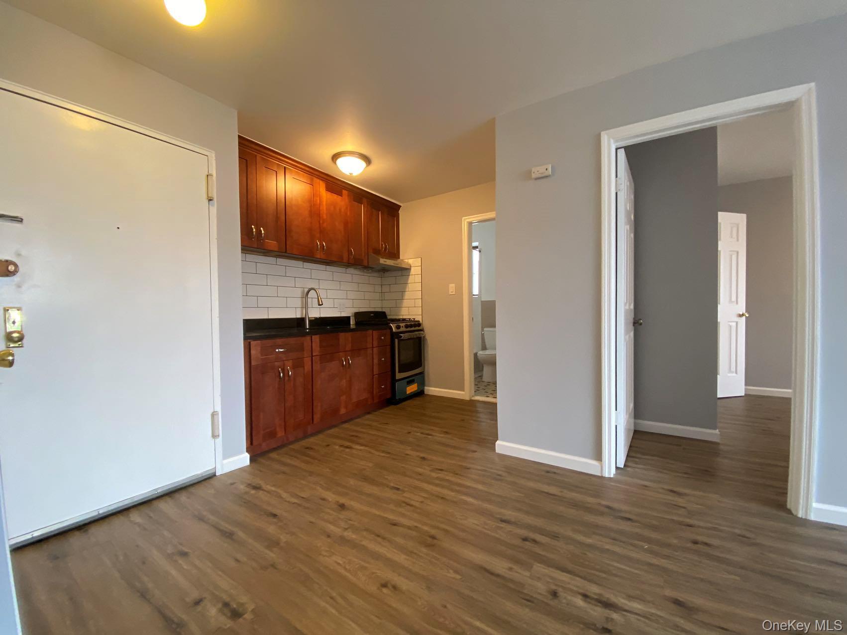 Apartment 168th Street  Queens, NY 11365, MLS-965089-3