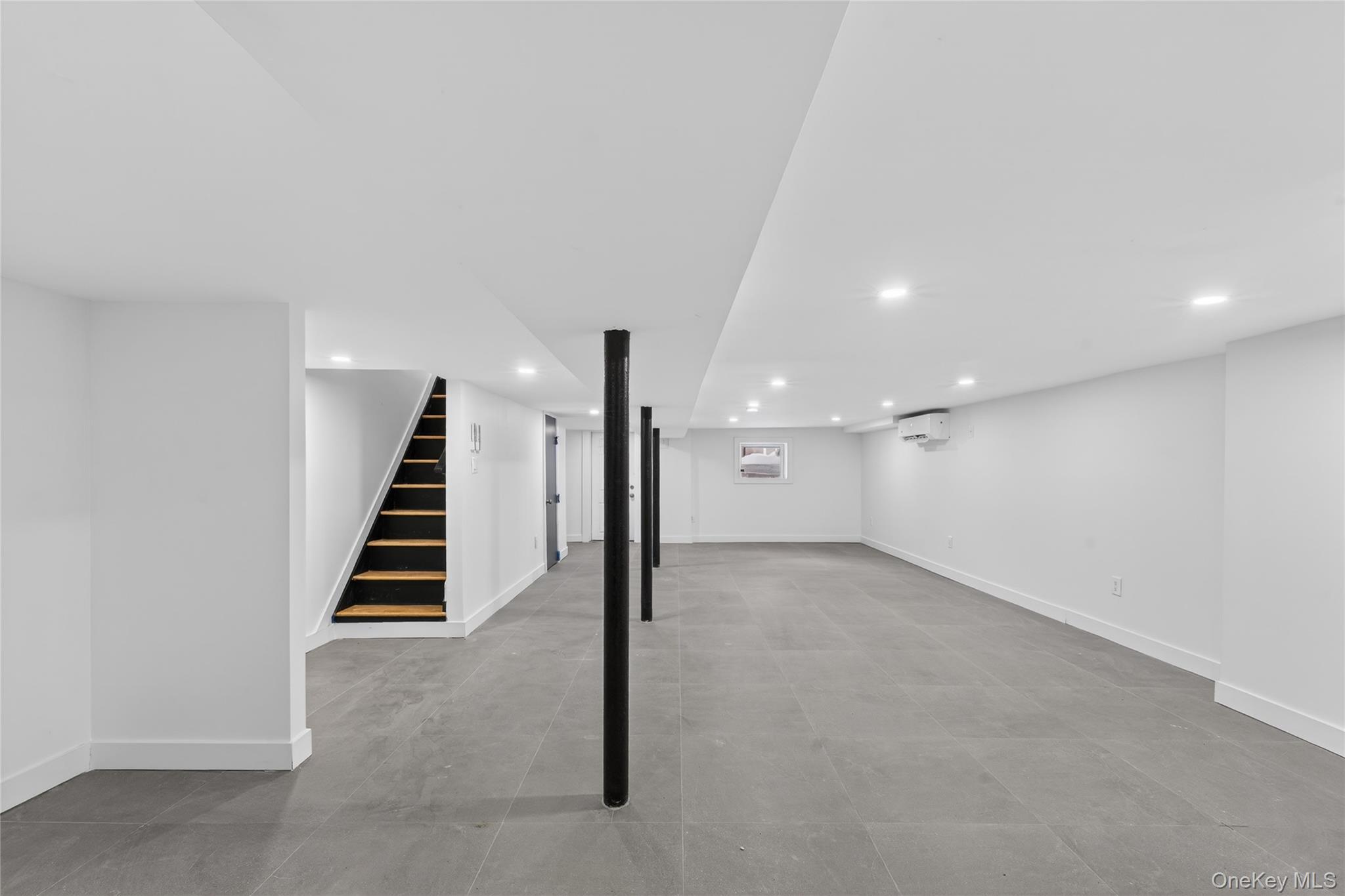 Single Family 35th Queens, NY 11368, MLS-965107-31