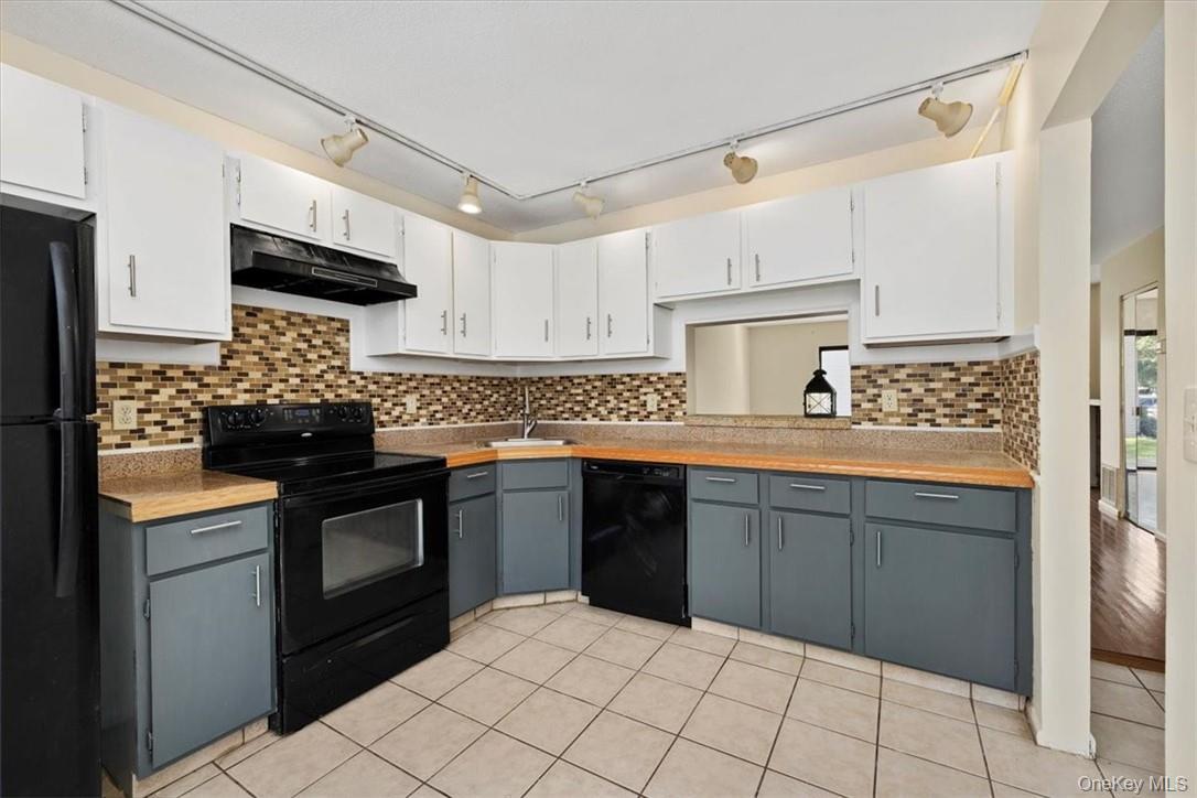 Condo Moore  Orange County, NY 10992, MLS-965117-2