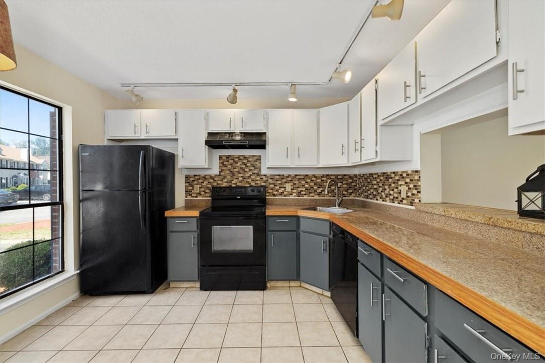 Condo Moore  Orange County, NY 10992, MLS-965117-3