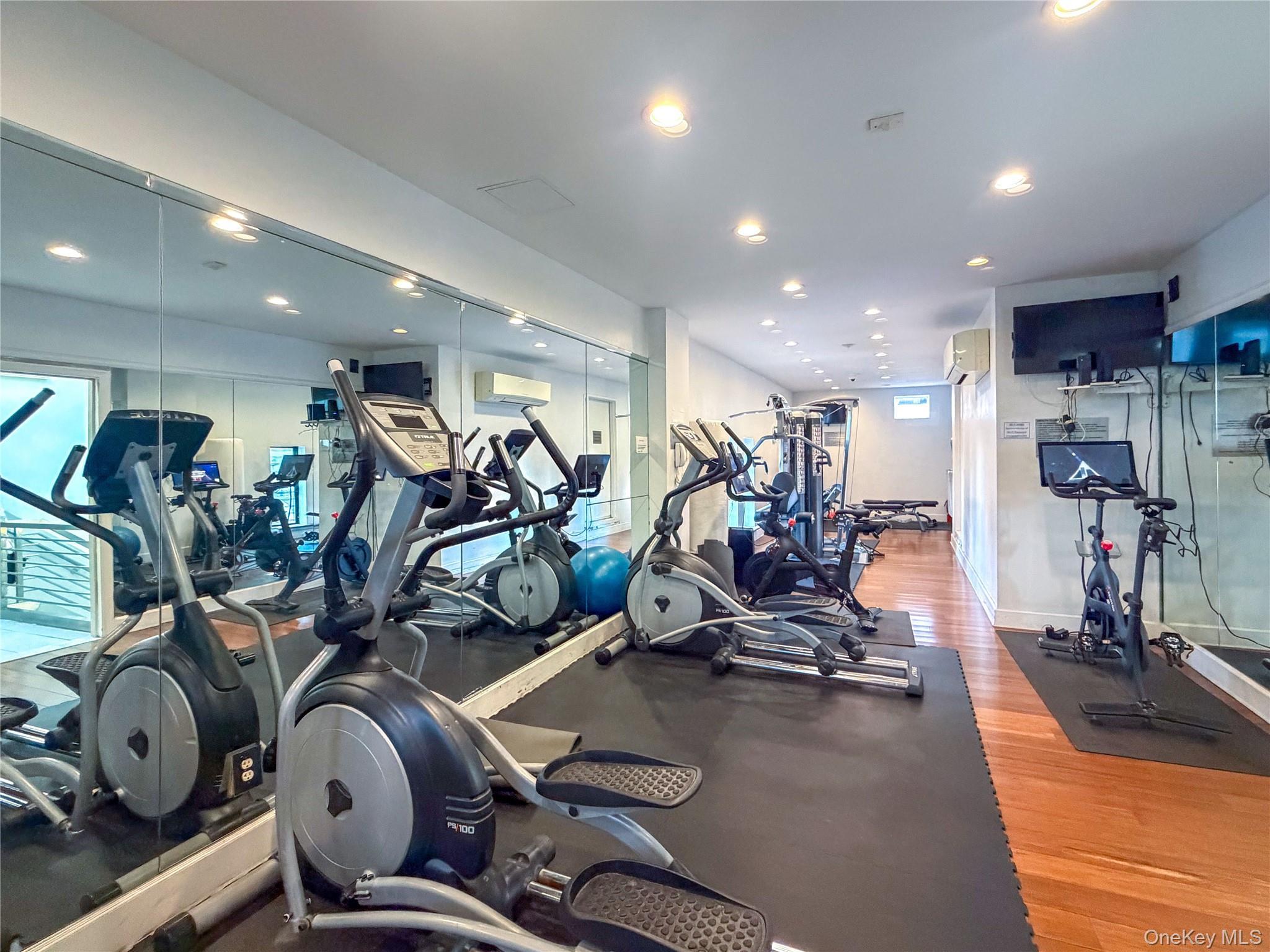 Condo 51st Manhattan, NY 10019, MLS-965118-18