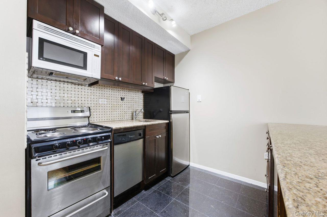 Condo 51st Manhattan, NY 10019, MLS-965118-6