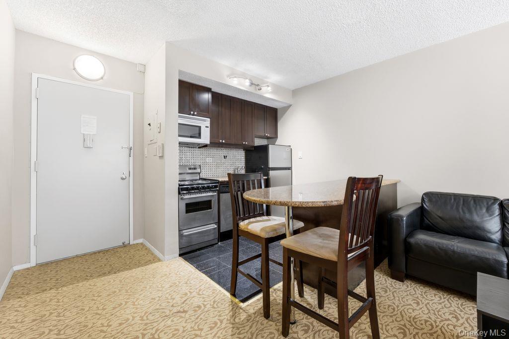 Condo 51st Manhattan, NY 10019, MLS-965118-8