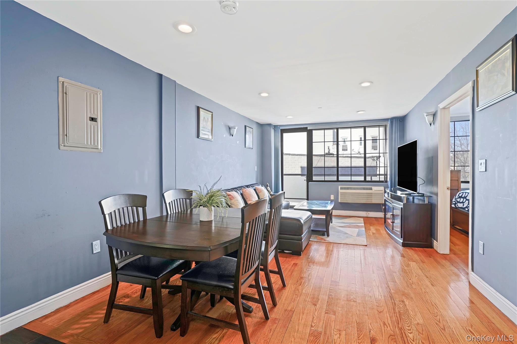 Condo Saint Nicholas  Queens, NY 11385, MLS-965175-3