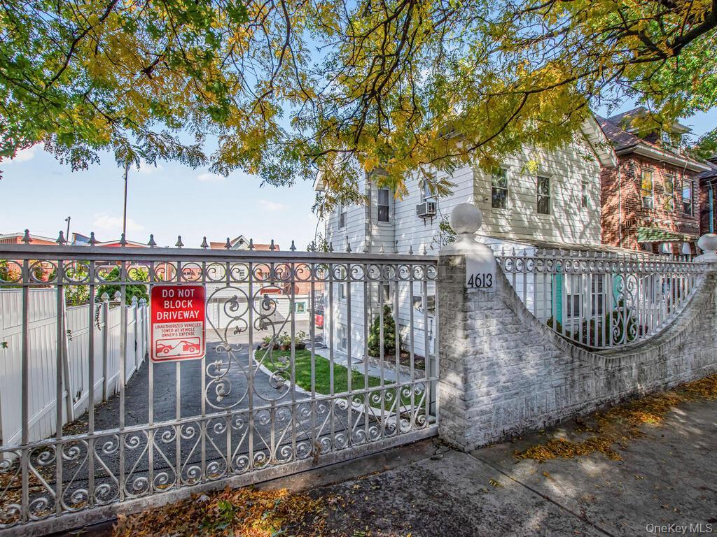 Single Family Carpenter Bronx, NY 10470, MLS-965184-2