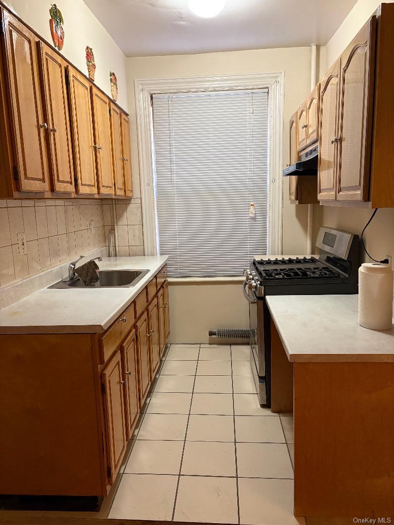 Apartment Seymour  Bronx, NY 10469, MLS-965202-3