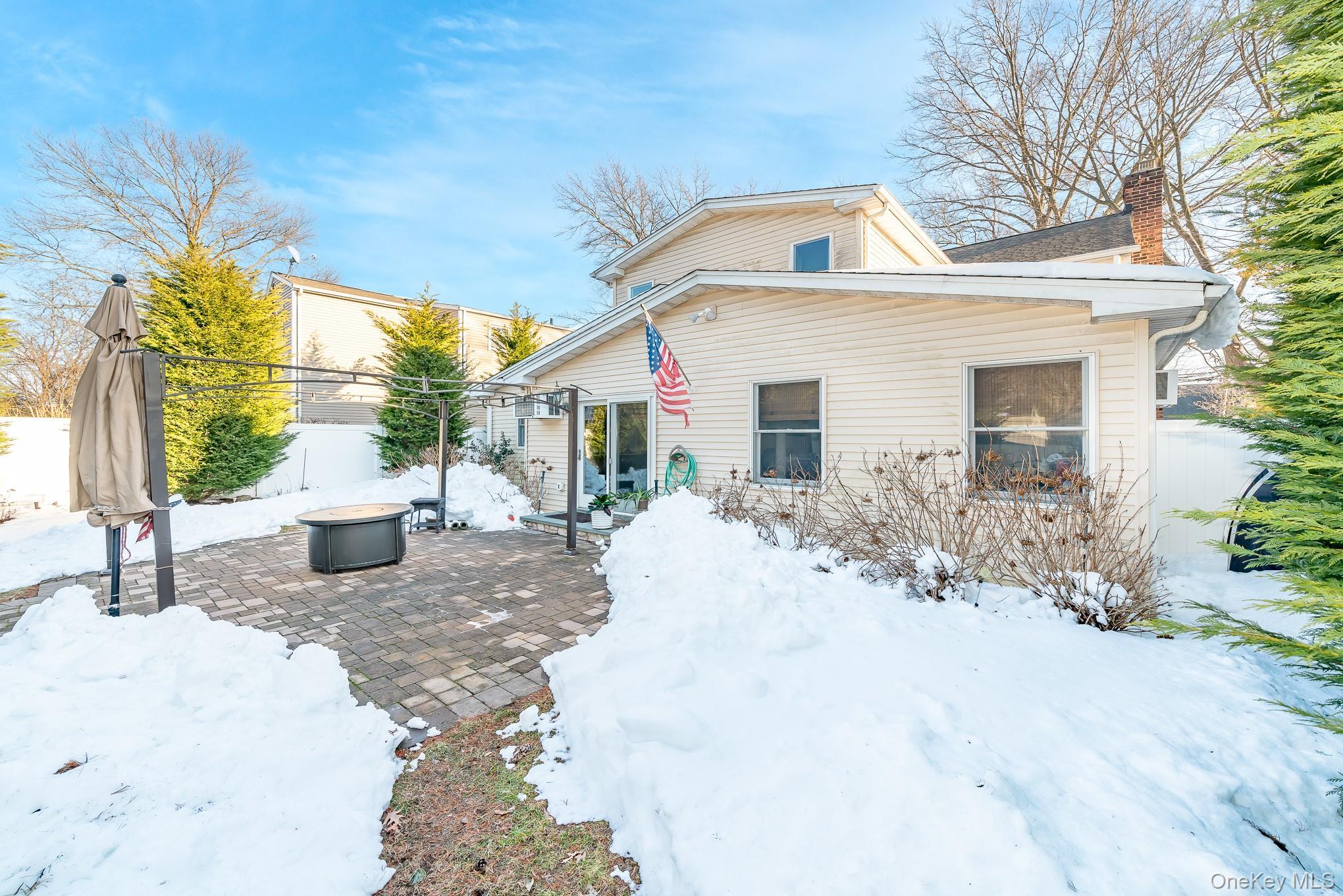 Single Family Old Mill  Nassau County, NY 11566, MLS-965205-17