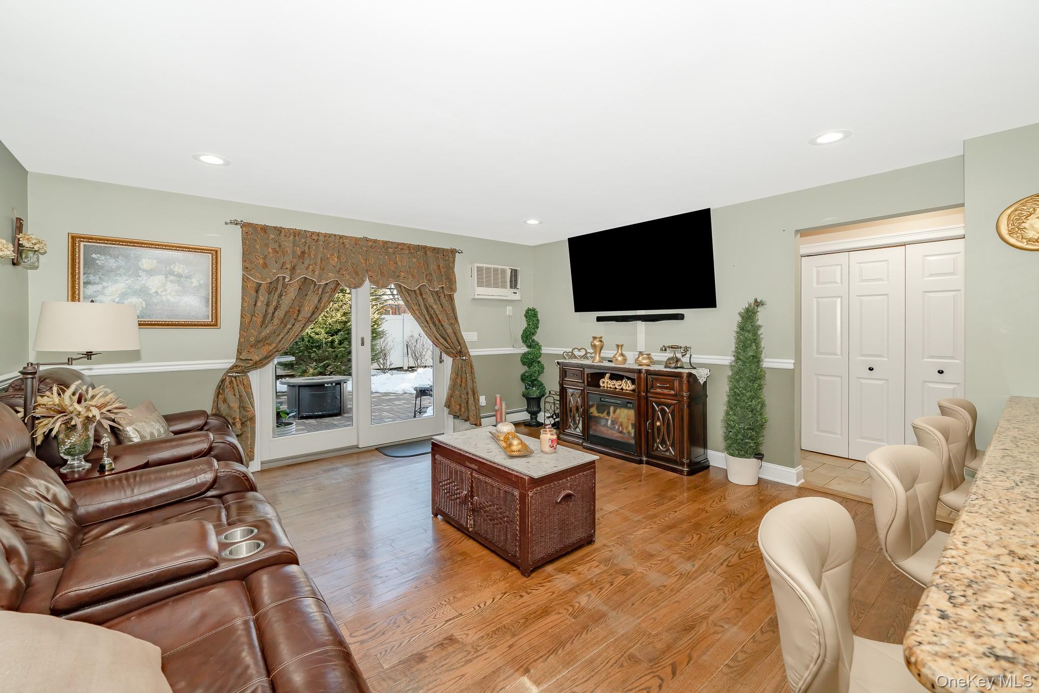 Single Family Old Mill  Nassau County, NY 11566, MLS-965205-4
