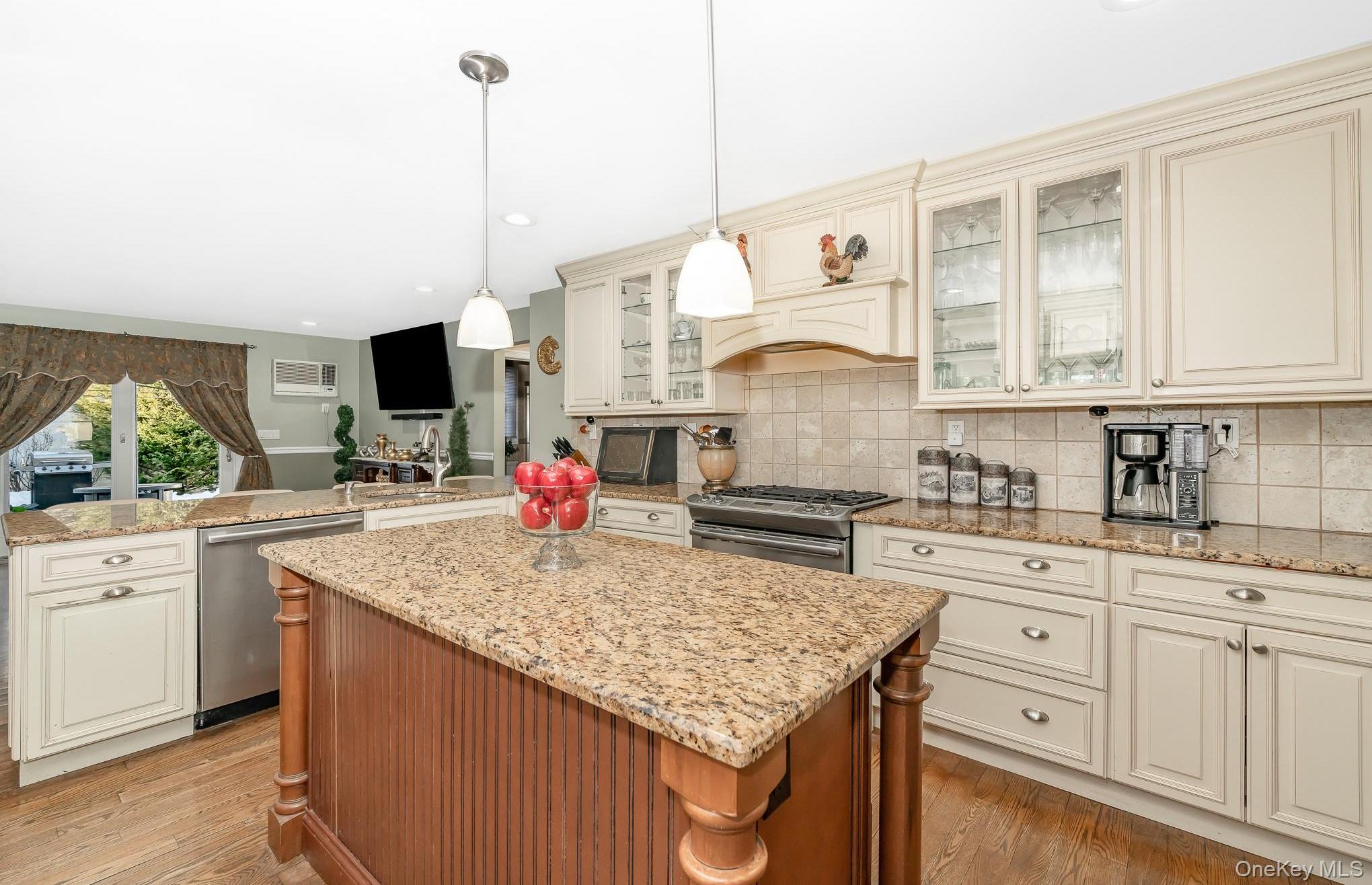 Single Family Old Mill  Nassau County, NY 11566, MLS-965205-6
