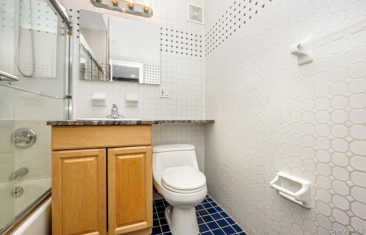 Single Family Welling  Queens, NY 11102, MLS-965207-11