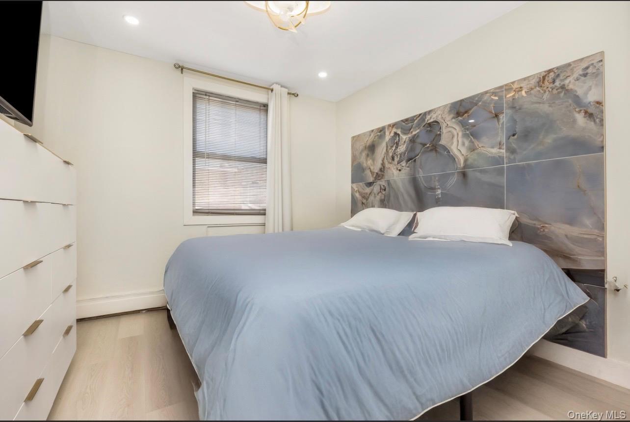 Single Family Welling  Queens, NY 11102, MLS-965207-17