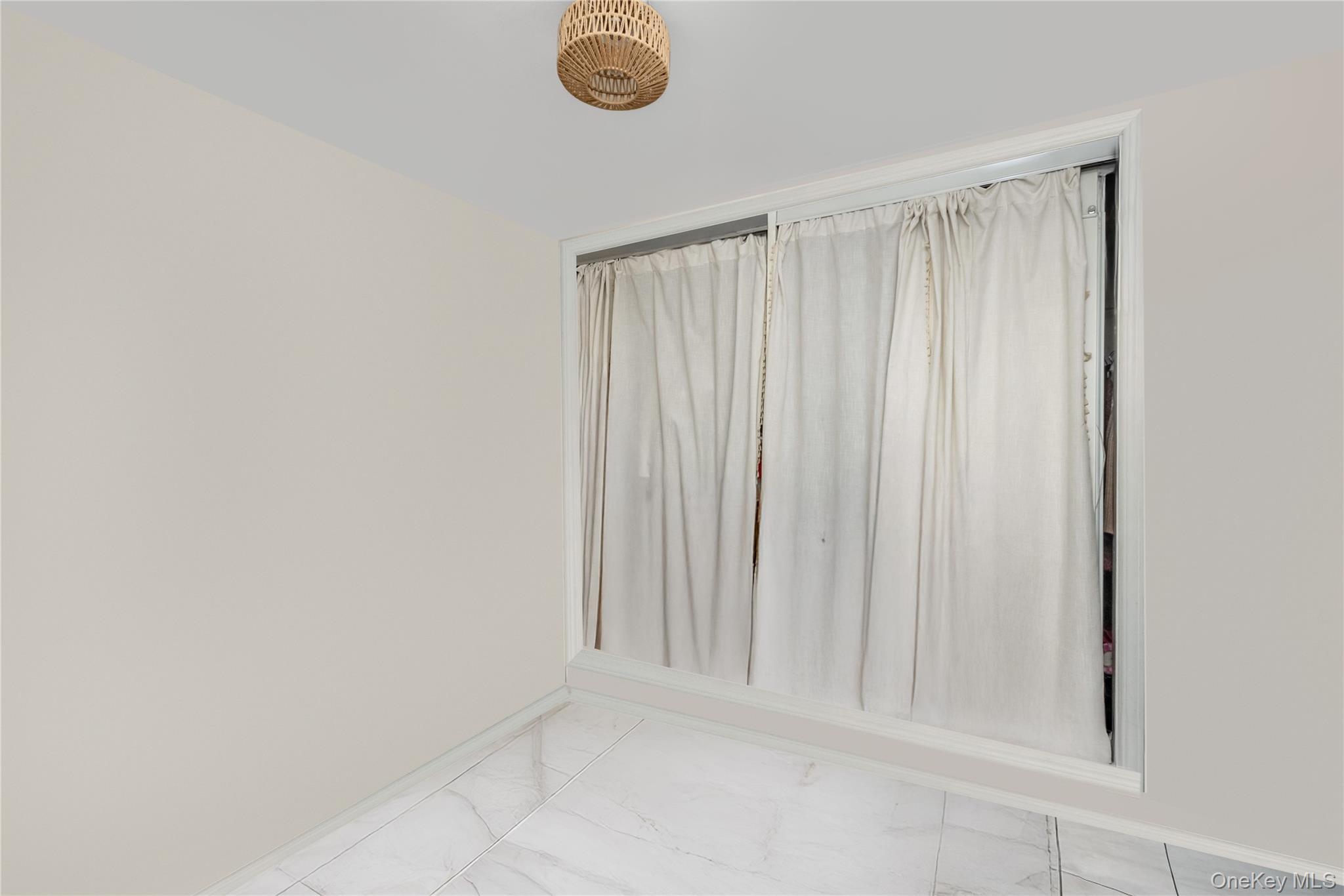 Single Family Welling  Queens, NY 11102, MLS-965207-22