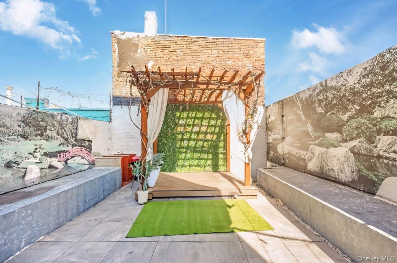 Single Family Welling  Queens, NY 11102, MLS-965207-25