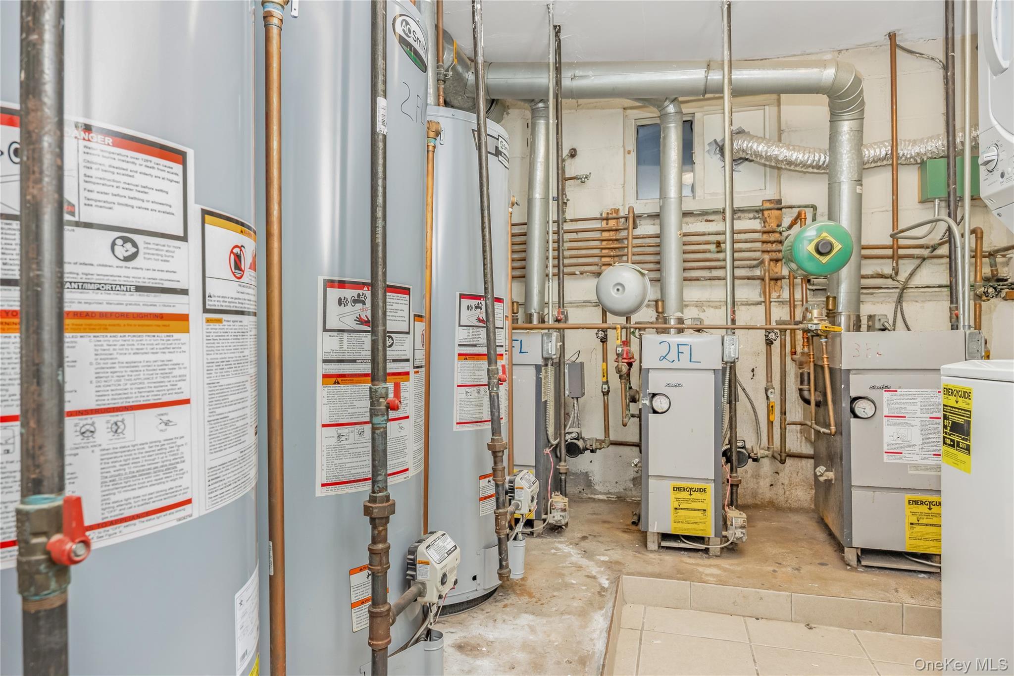 Single Family Welling  Queens, NY 11102, MLS-965207-28