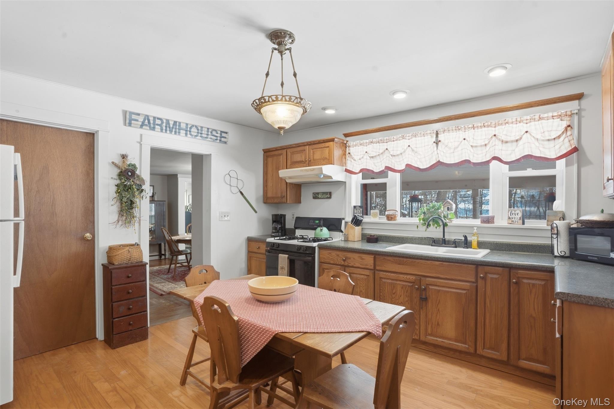 Single Family Elmhurst  Orange County, NY 12550, MLS-965222-24