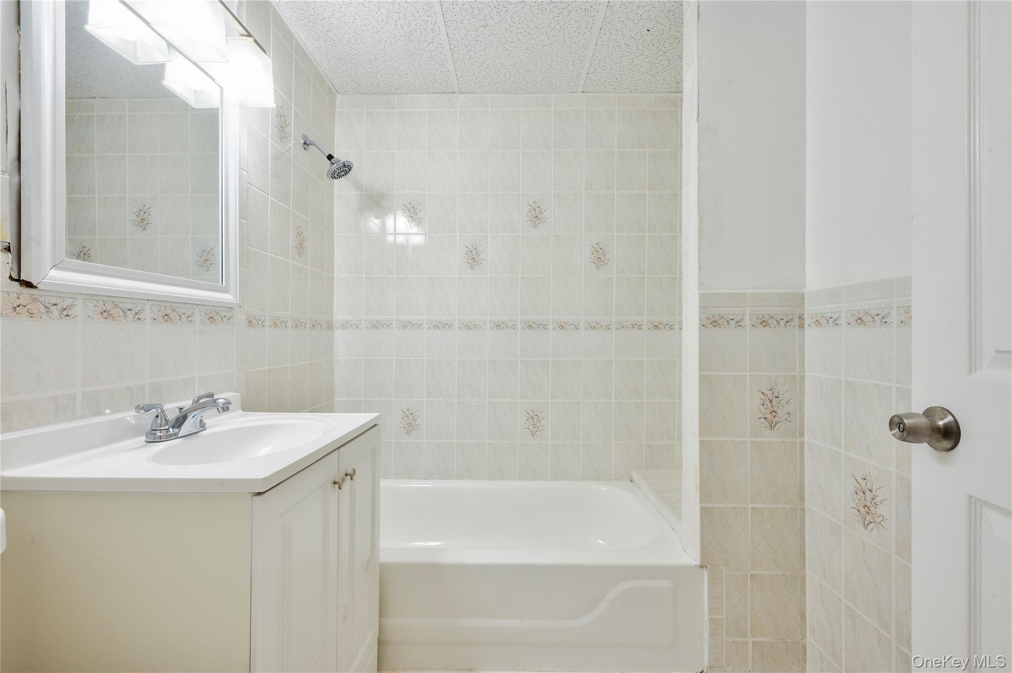 Single Family 91st  Queens, NY 11421, MLS-965252-11