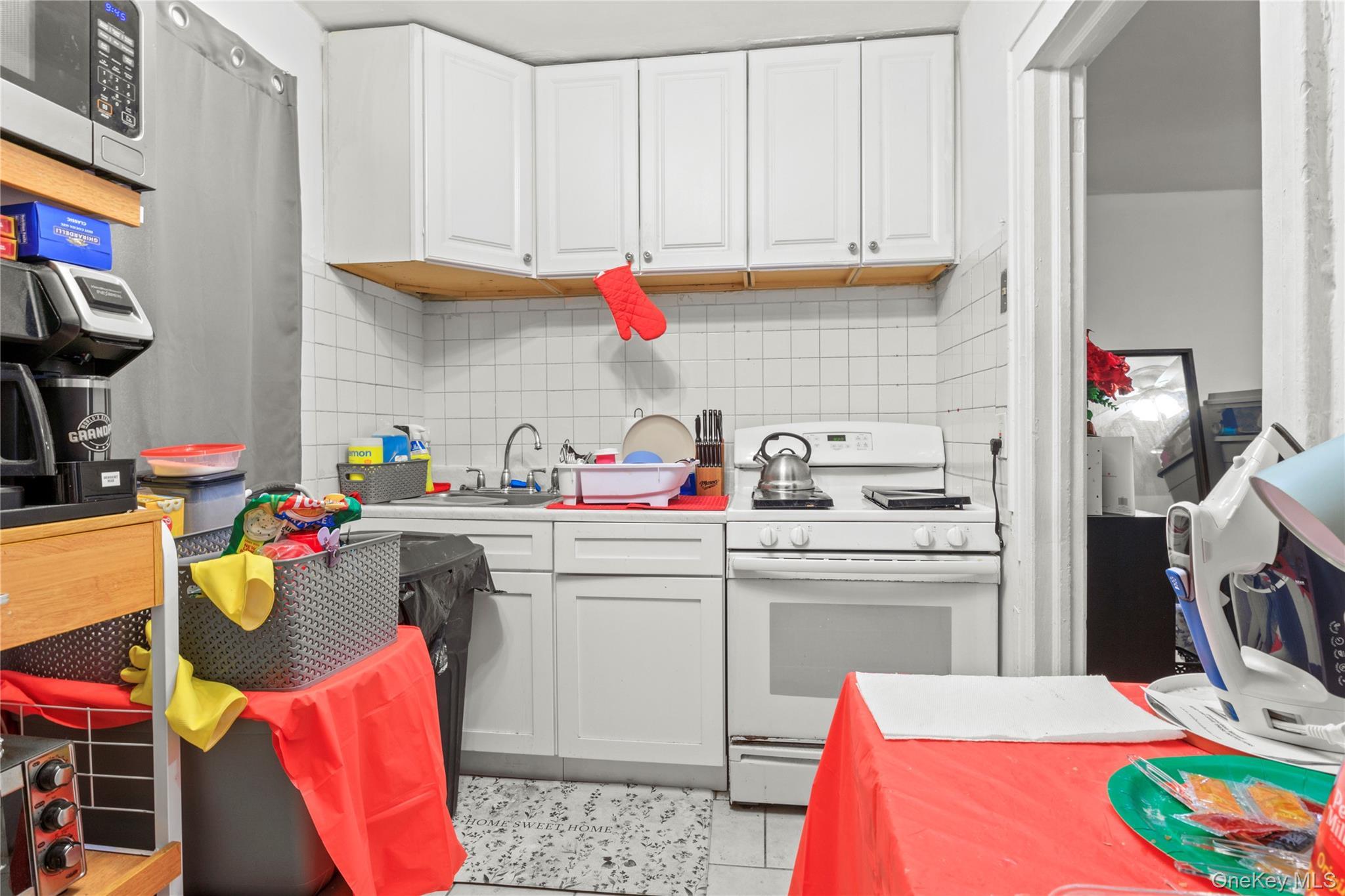 Single Family 141st  Queens, NY 11413, MLS-965254-23