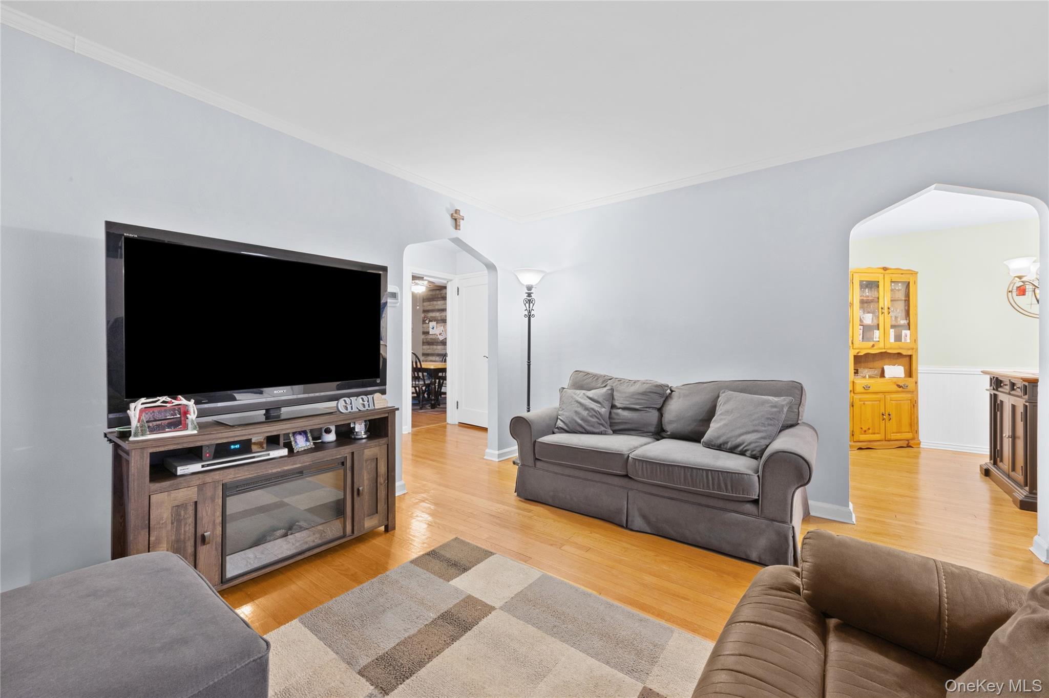 Single Family Hawthorne  Nassau County, NY 11001, MLS-965271-15