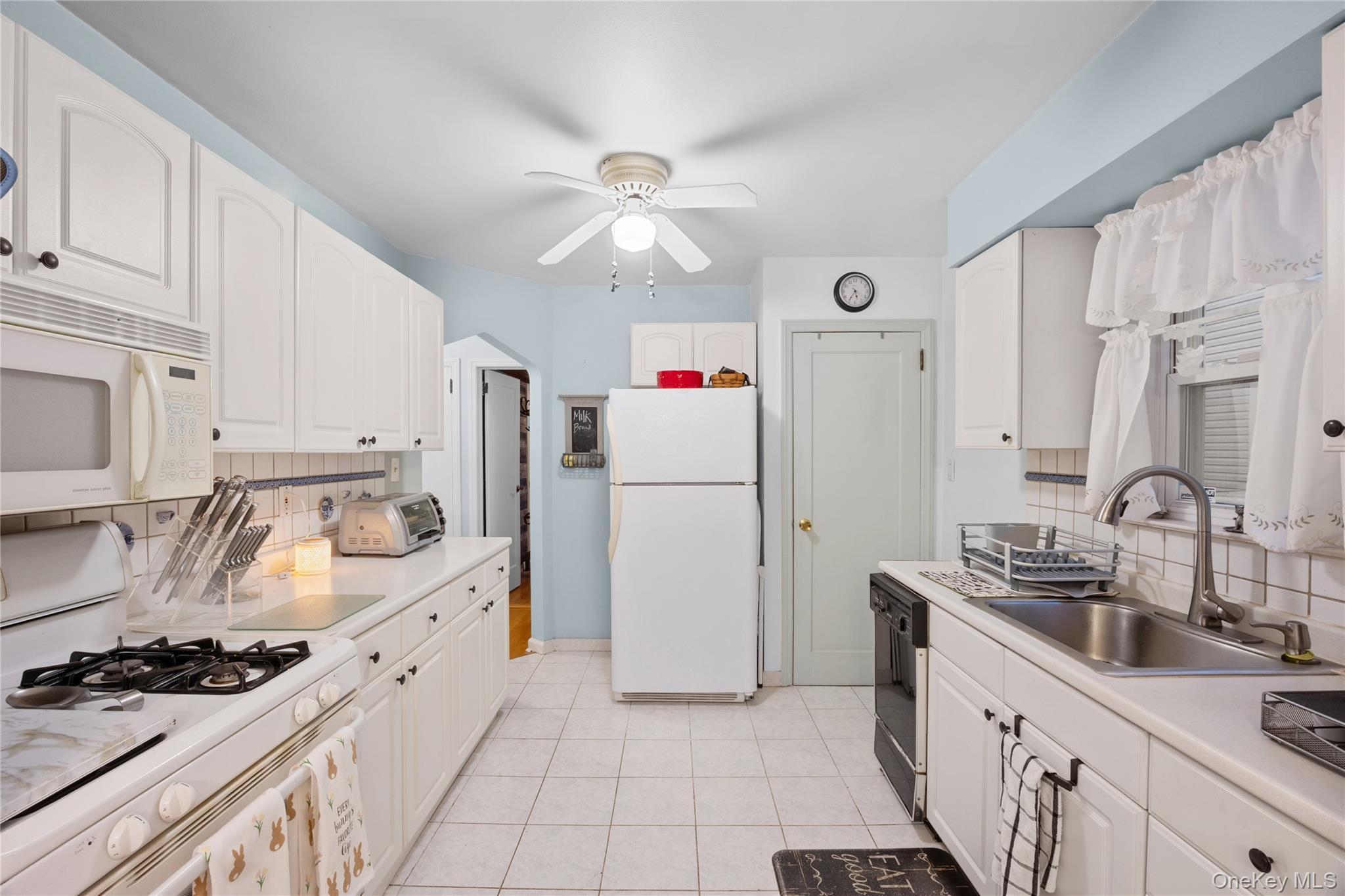 Single Family Hawthorne  Nassau County, NY 11001, MLS-965271-9