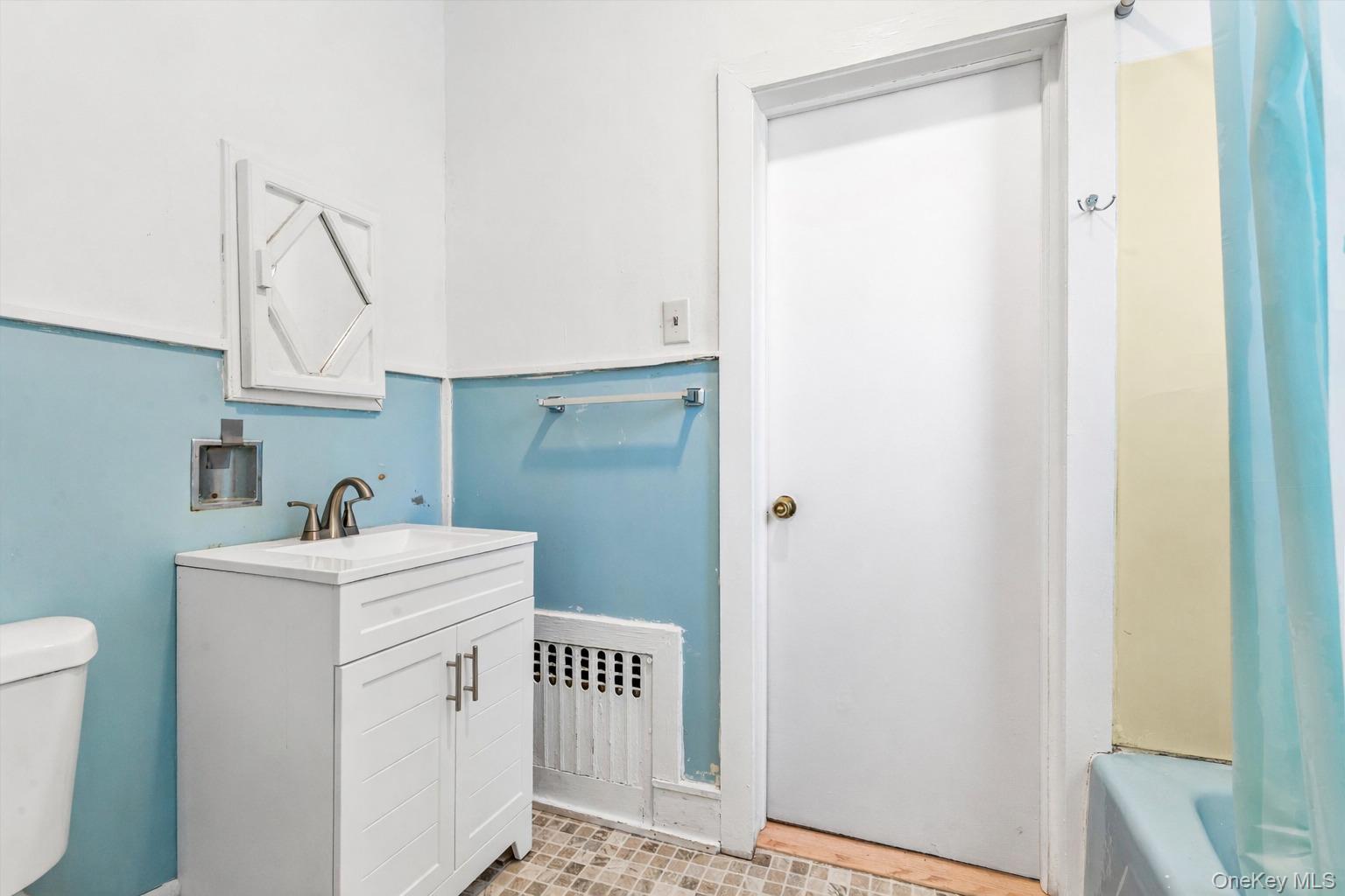 Single Family Lake  Suffolk County, NY 11901, MLS-965279-6