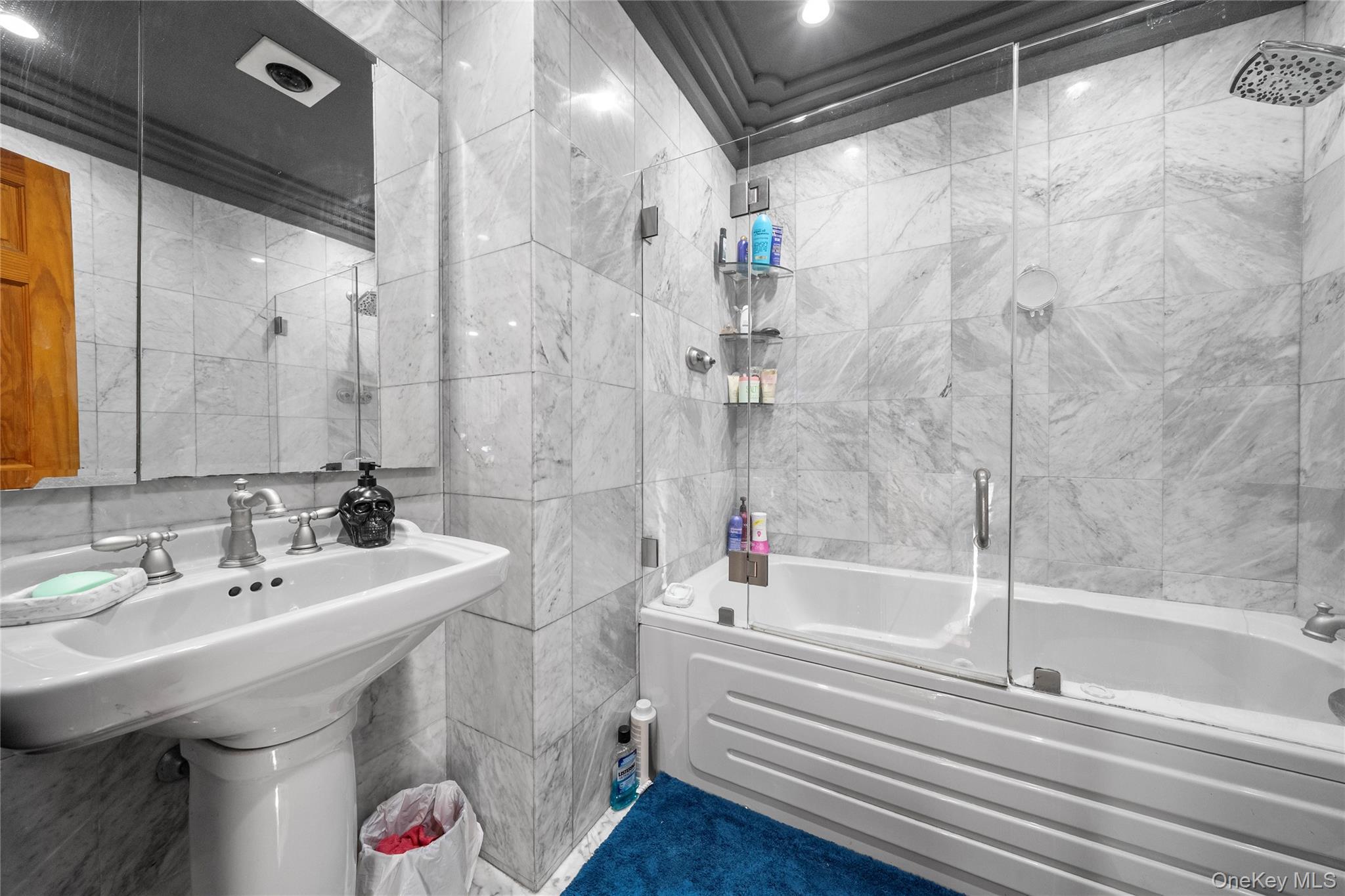 Single Family 71st  Queens, NY 11385, MLS-965313-15