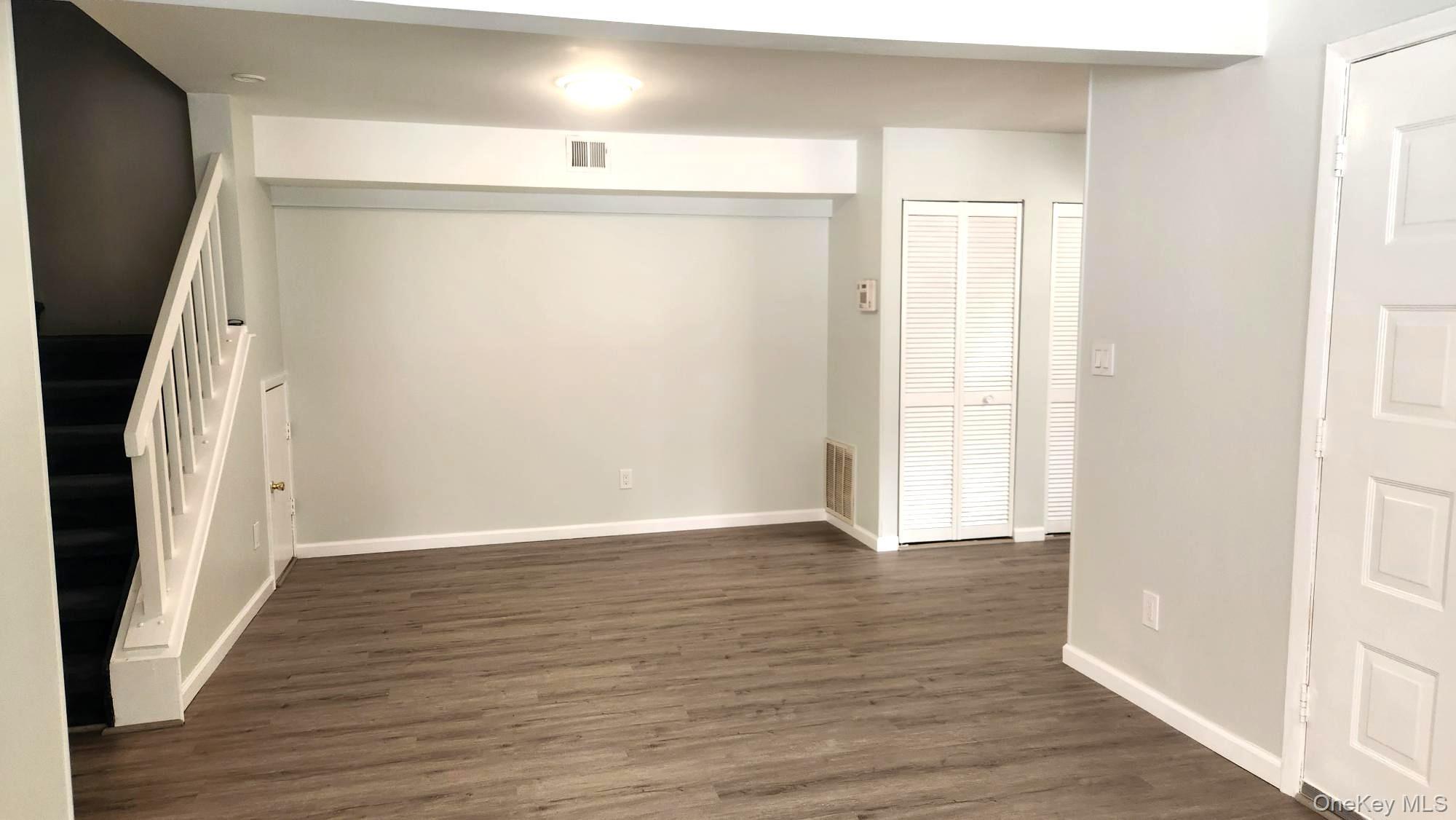 Condo Springmeadow  Suffolk County, NY 11741, MLS-965323-6