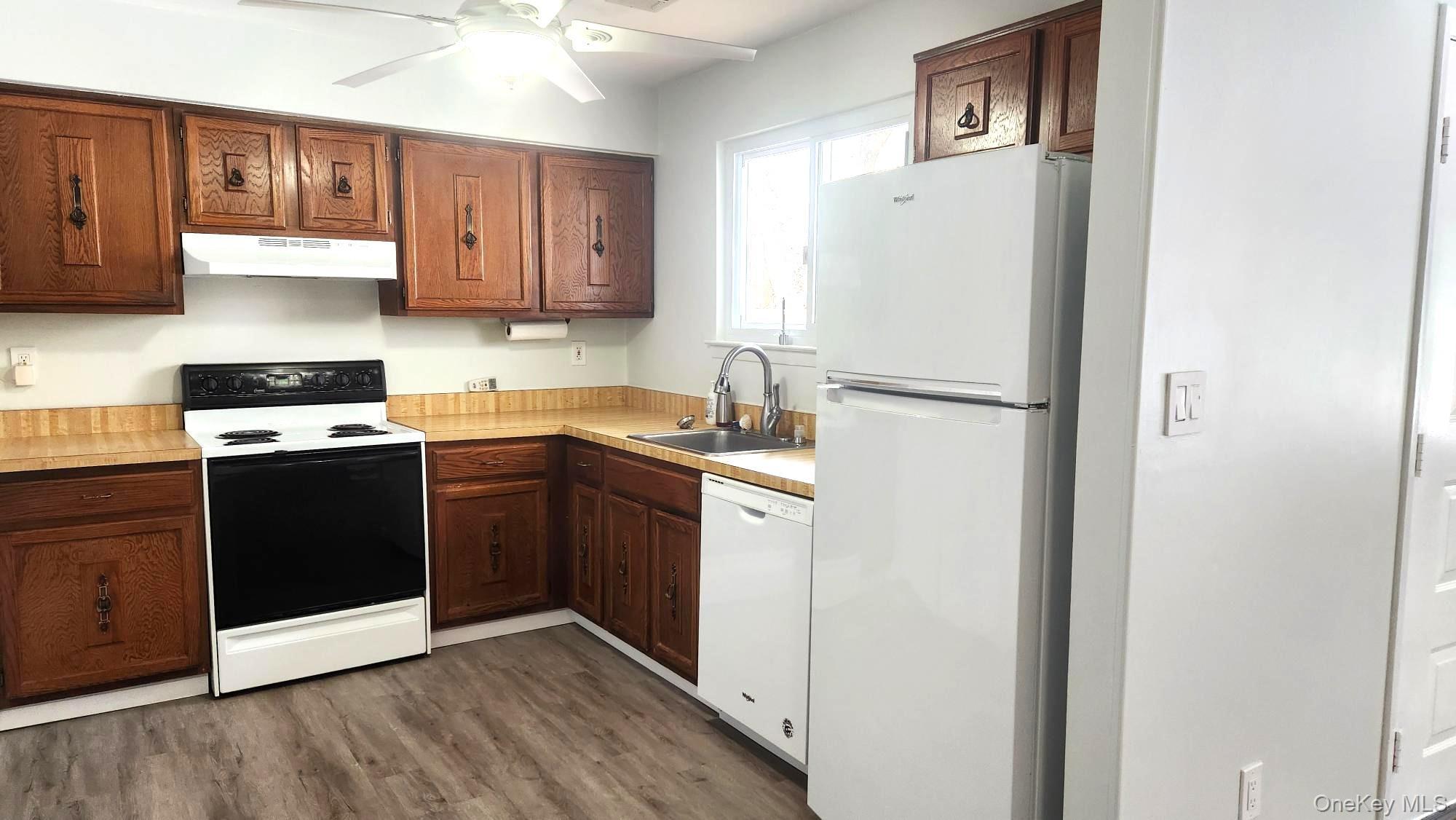 Condo Springmeadow  Suffolk County, NY 11741, MLS-965323-7