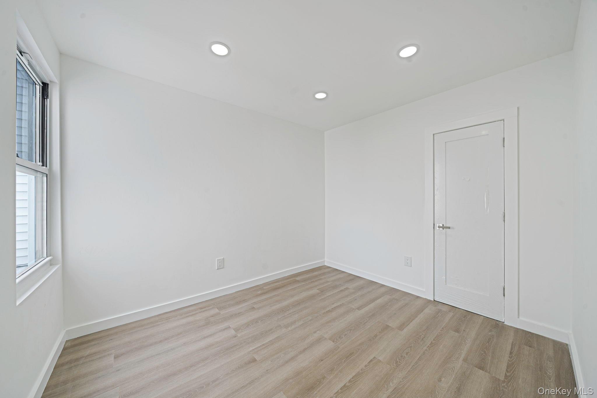 Single Family Mcintosh  Queens, NY 11369, MLS-965413-17