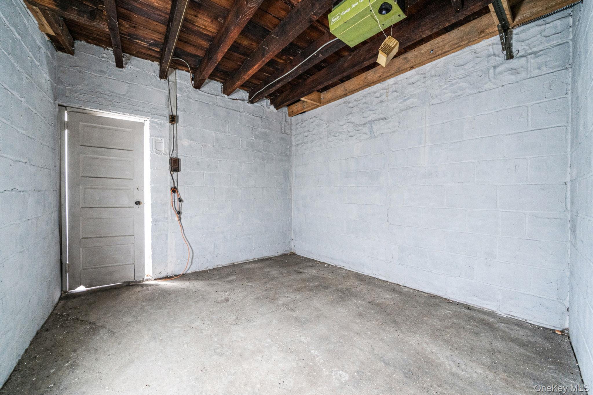 Single Family Mcintosh  Queens, NY 11369, MLS-965413-27