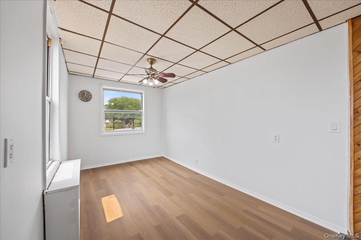 Single Family Sackett Avenue Bronx, NY 10462, MLS-965418-11