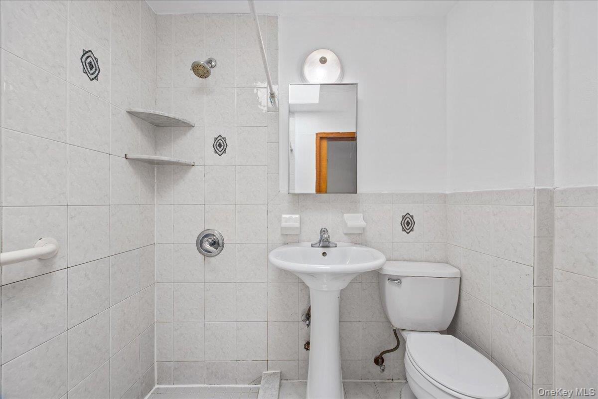 Single Family Sackett Avenue Bronx, NY 10462, MLS-965418-14