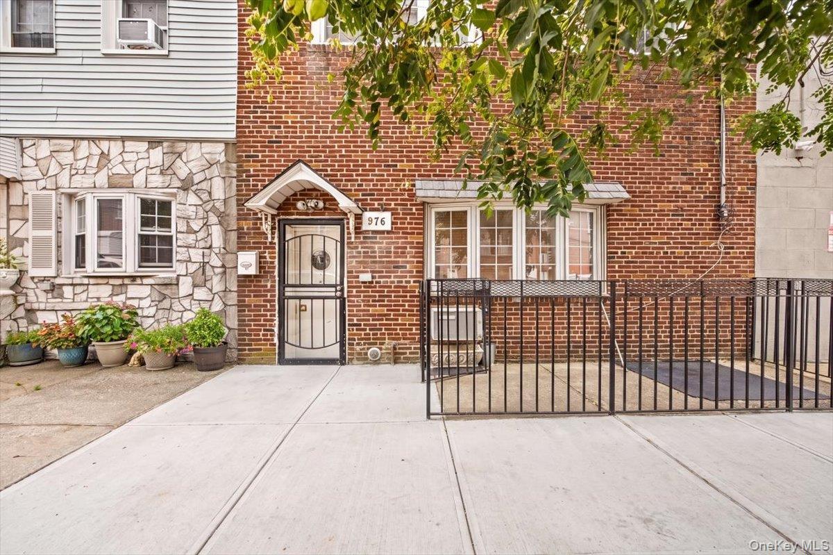 Single Family Sackett Avenue Bronx, NY 10462, MLS-965418-2