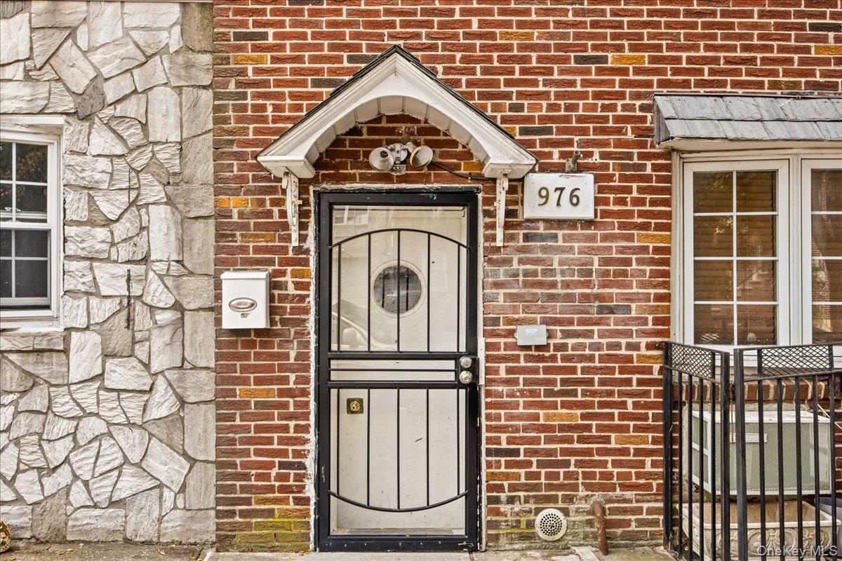 Single Family Sackett Avenue Bronx, NY 10462, MLS-965418-3