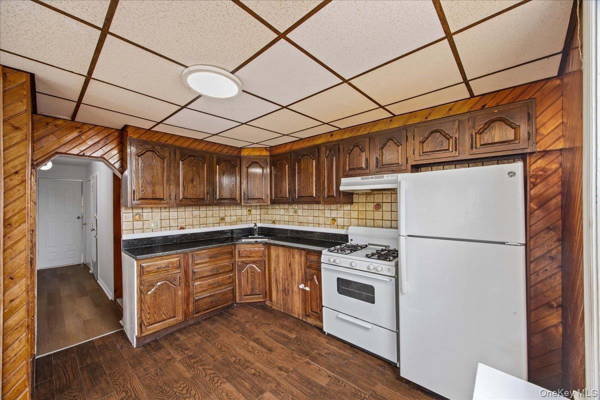 Single Family Sackett Avenue Bronx, NY 10462, MLS-965418-6