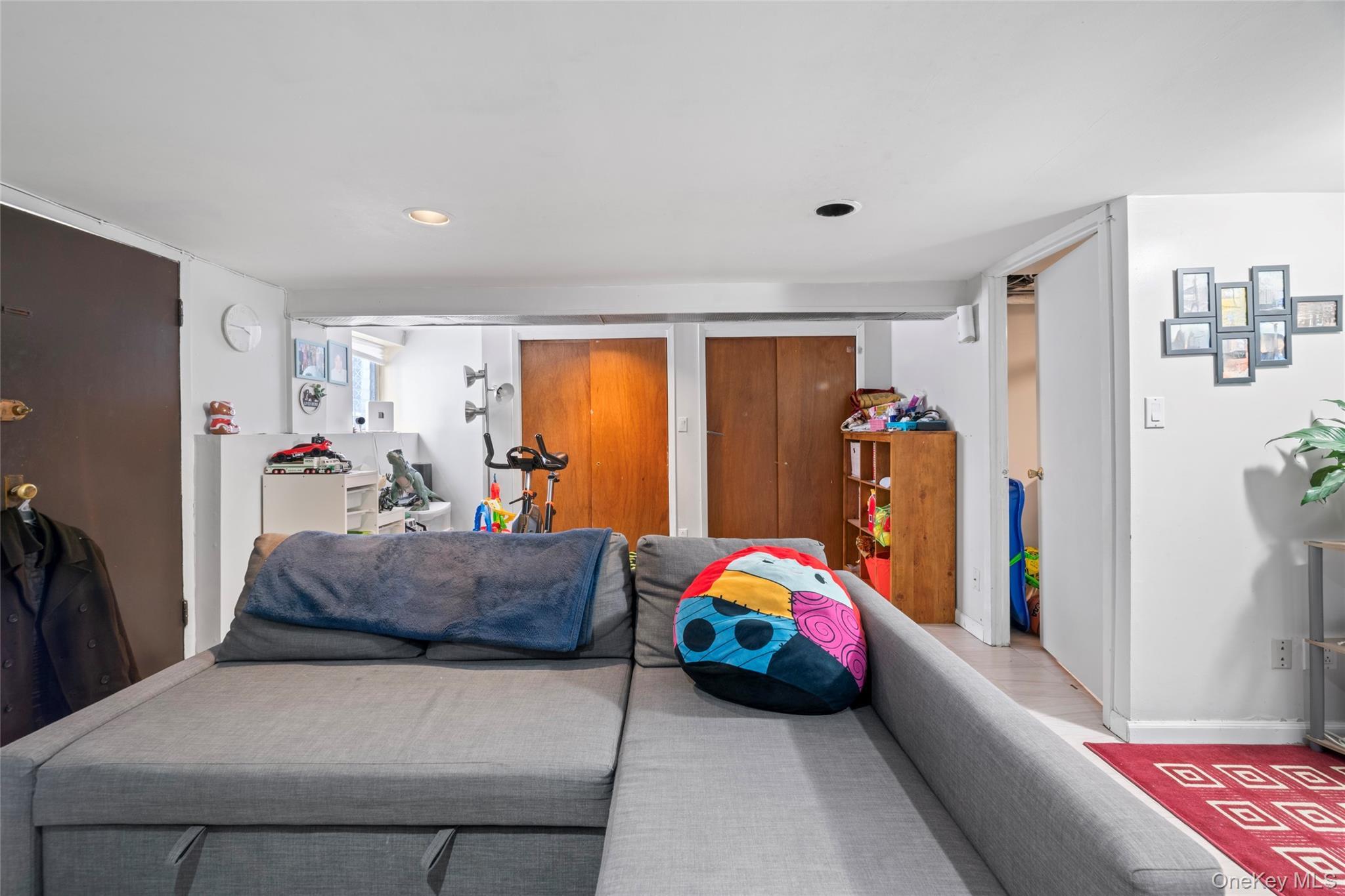 Single Family 60th  Queens, NY 11378, MLS-965512-16