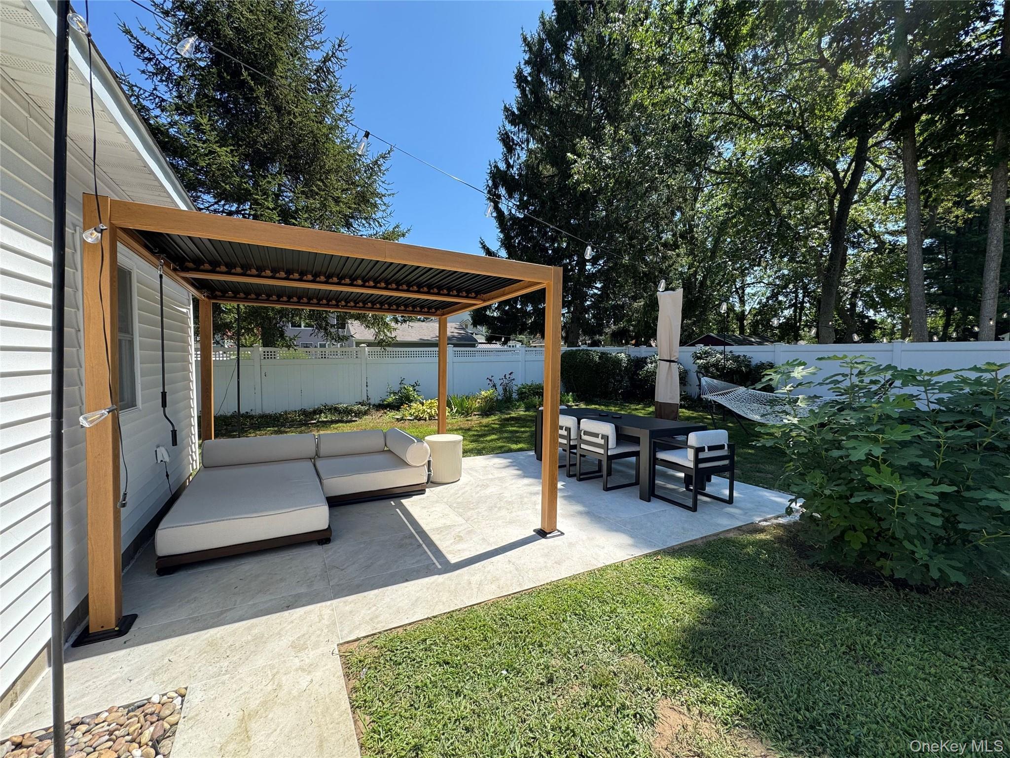 Single Family Vanderbilt  Suffolk County, NY 11704, MLS-965532-12