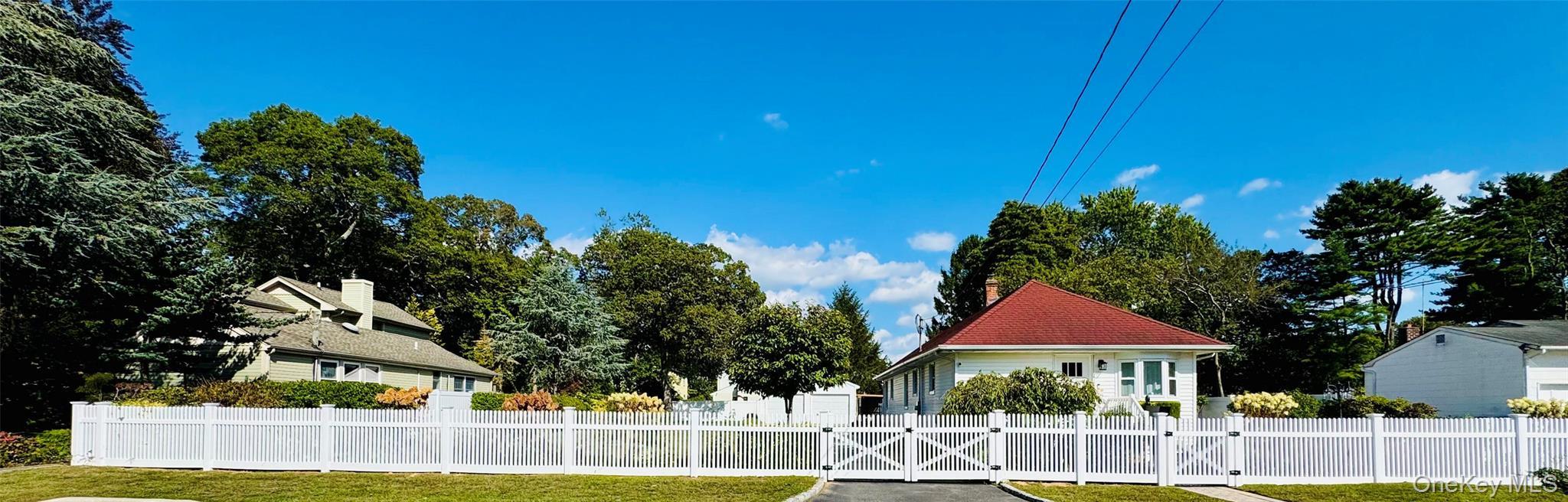 Single Family Vanderbilt  Suffolk County, NY 11704, MLS-965532-2