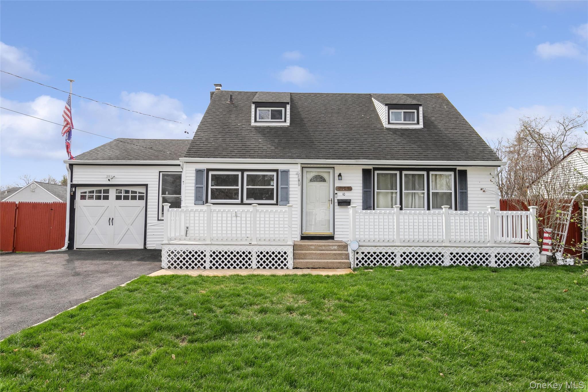 Single Family Hickory  Suffolk County, NY 11722, MLS-965554-2