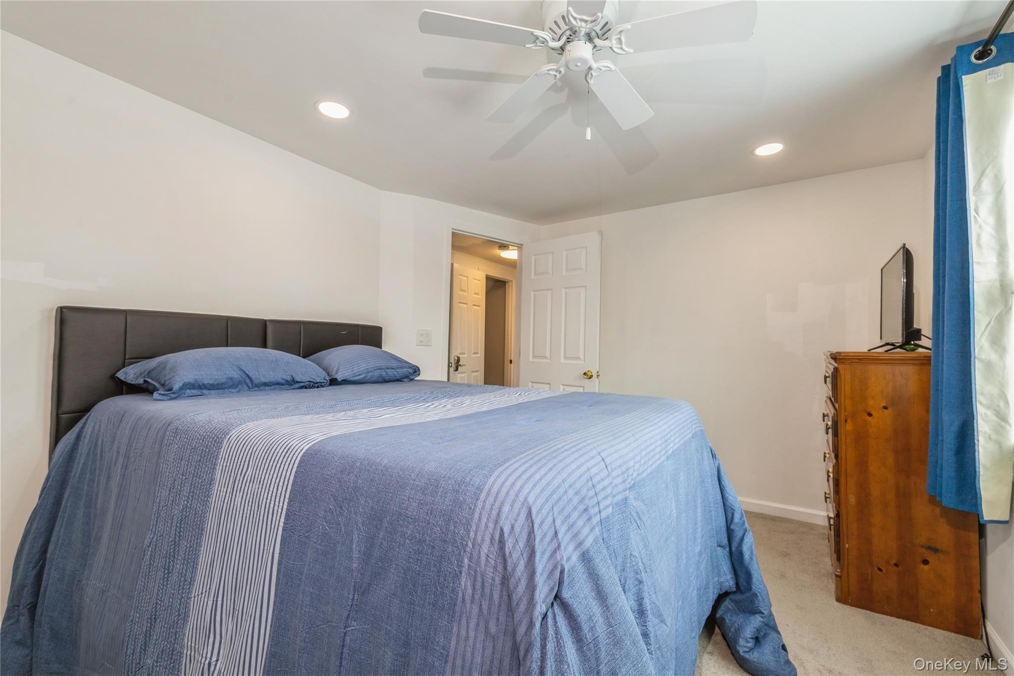 Single Family Hickory  Suffolk County, NY 11722, MLS-965554-21