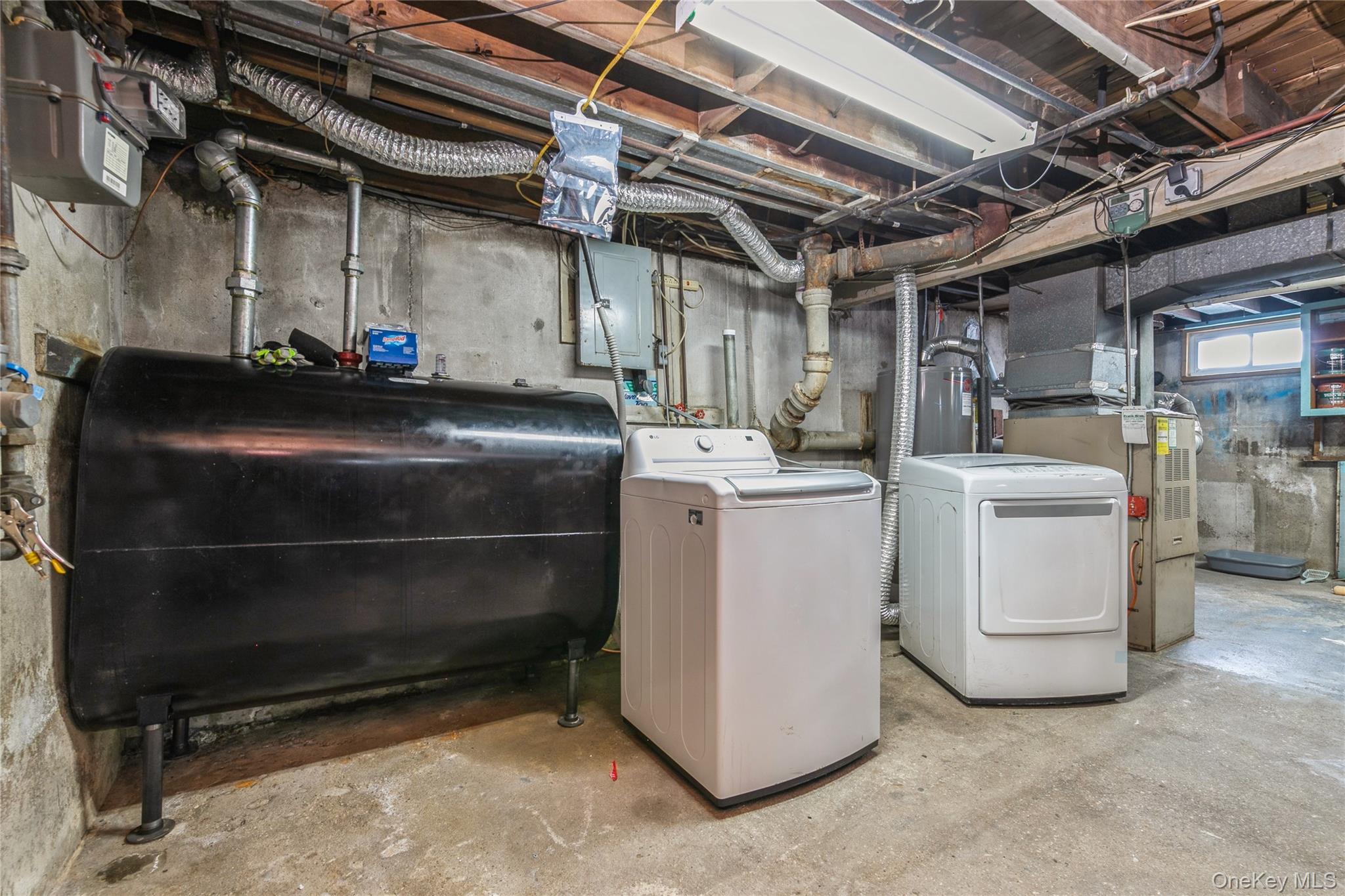 Single Family Hickory  Suffolk County, NY 11722, MLS-965554-25