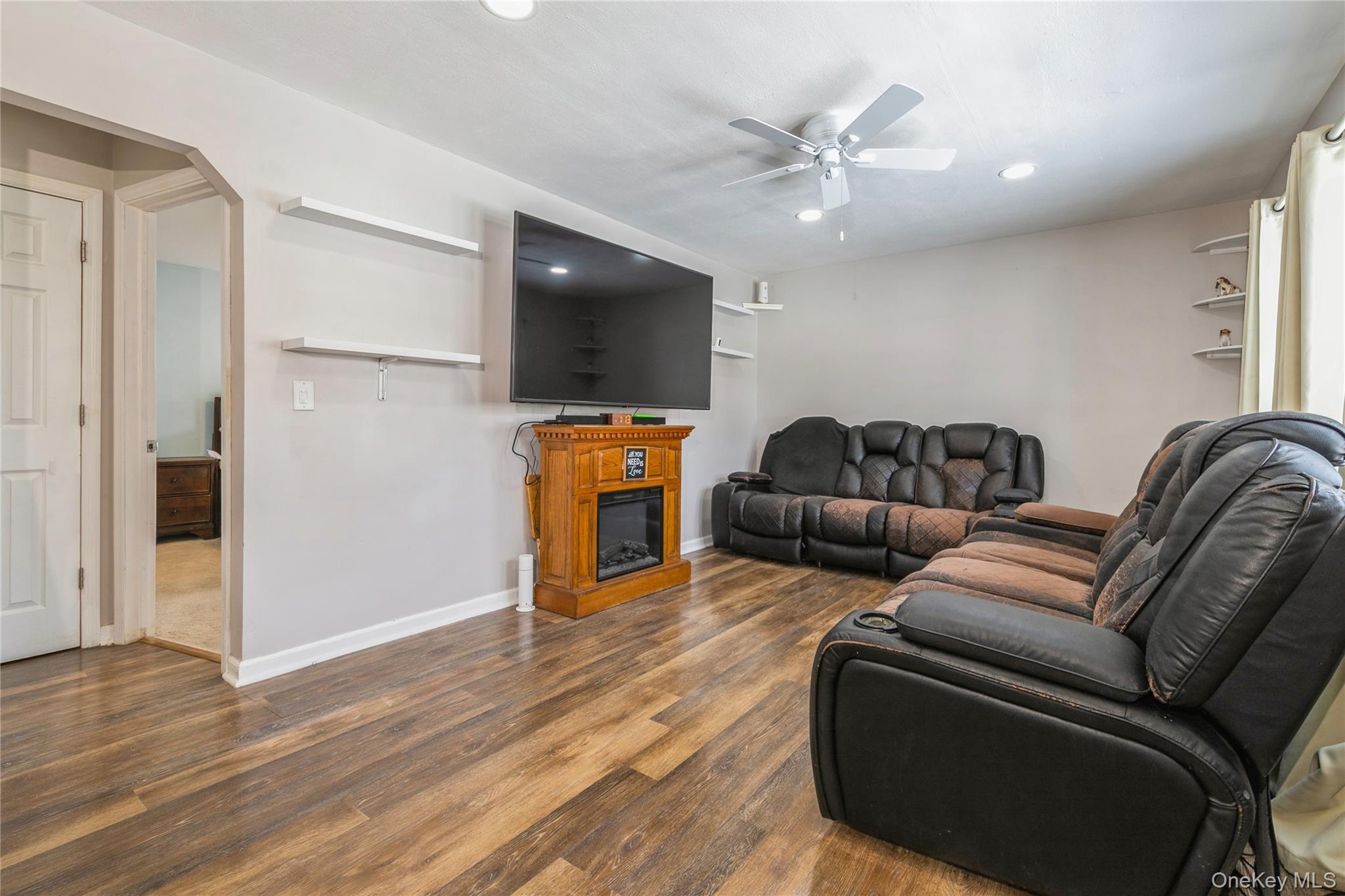 Single Family Hickory  Suffolk County, NY 11722, MLS-965554-3