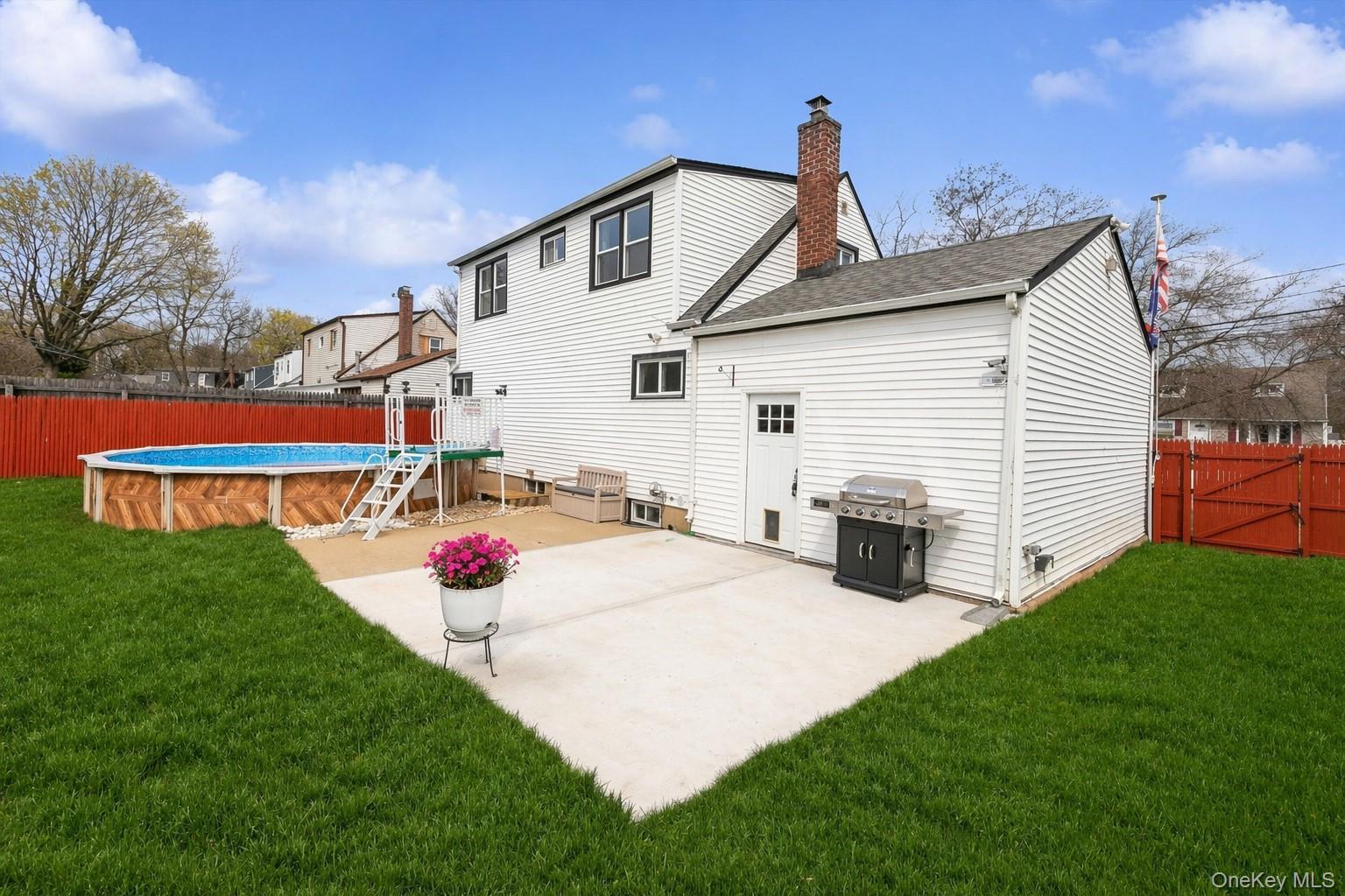 Single Family Hickory  Suffolk County, NY 11722, MLS-965554-30