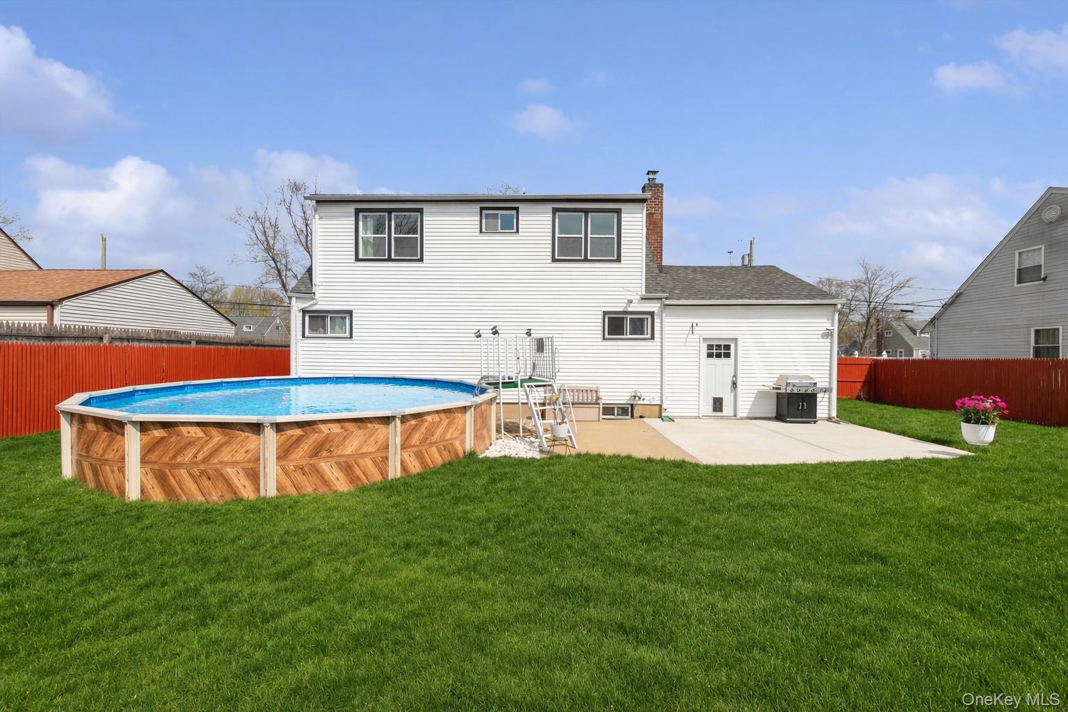 Single Family Hickory  Suffolk County, NY 11722, MLS-965554-31